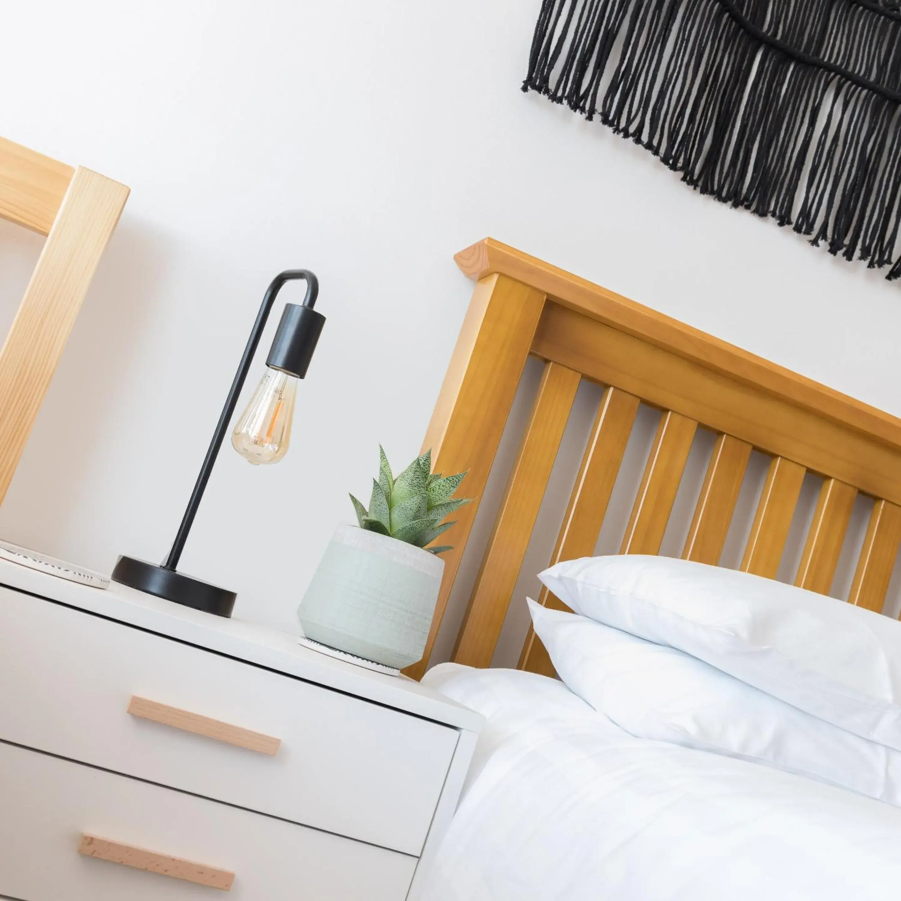 Bedroom, Bed in The Edge Of The Beach formally The Edgcumbe Hotel Bedroom, Bed in The Edge Of The Beach formally The Edgcumbe Hotel