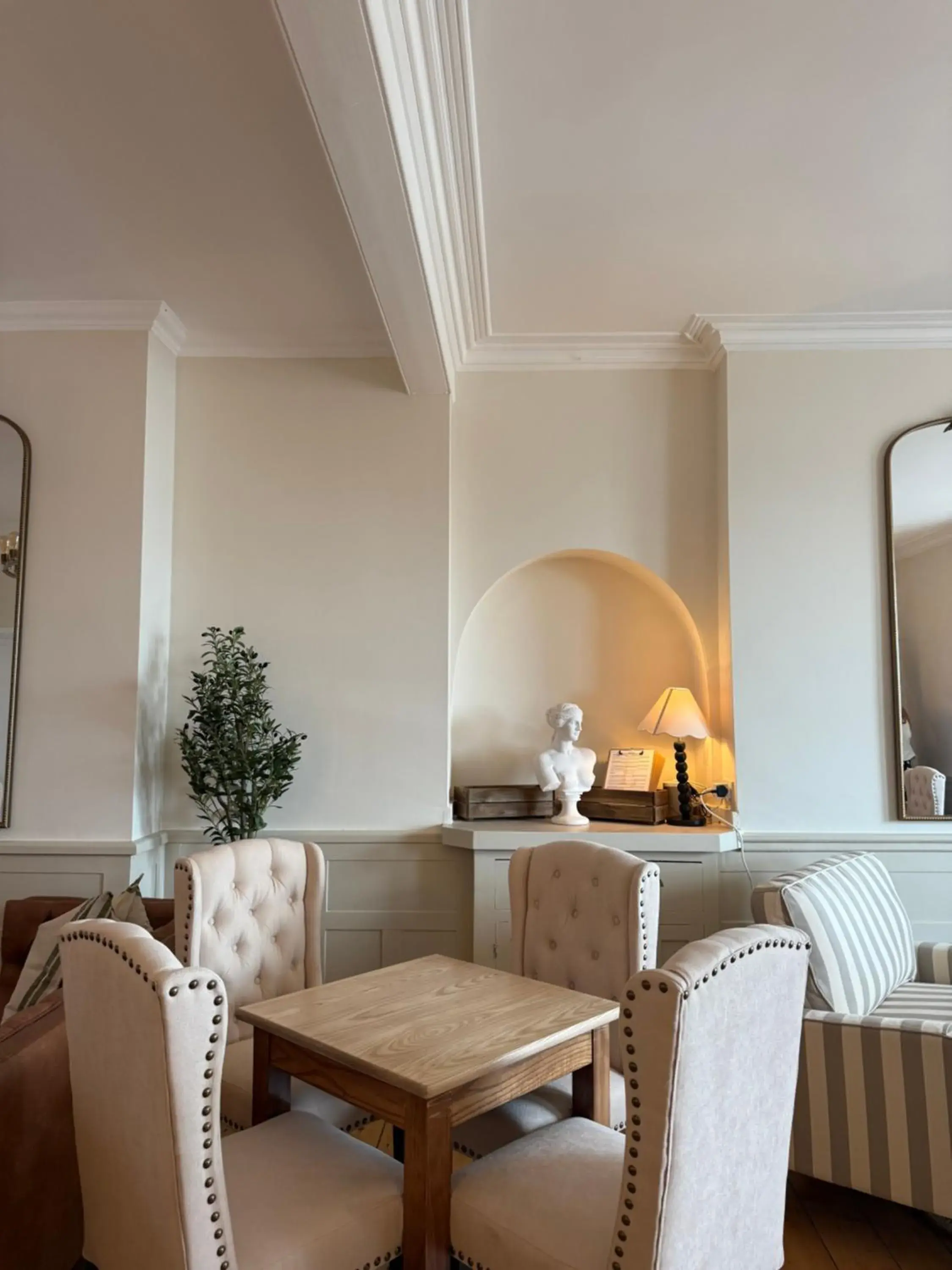 Lounge or bar in The Edge Of The Beach formally The Edgcumbe Hotel Lounge or bar in The Edge Of The Beach formally The Edgcumbe Hotel