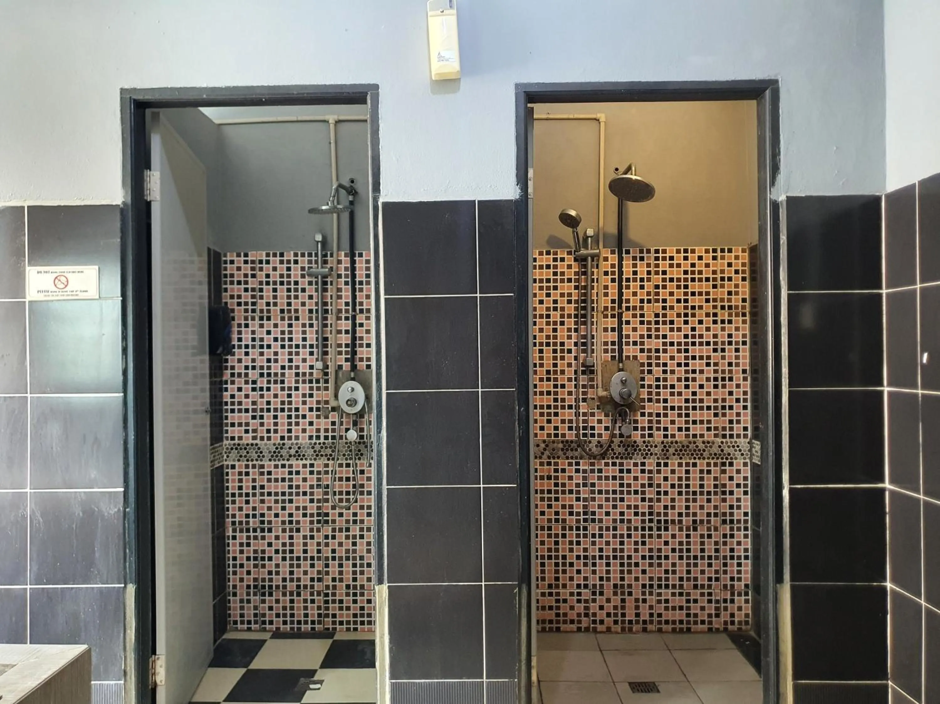 Bathroom in SPOT ON 90984 Gn Homestay