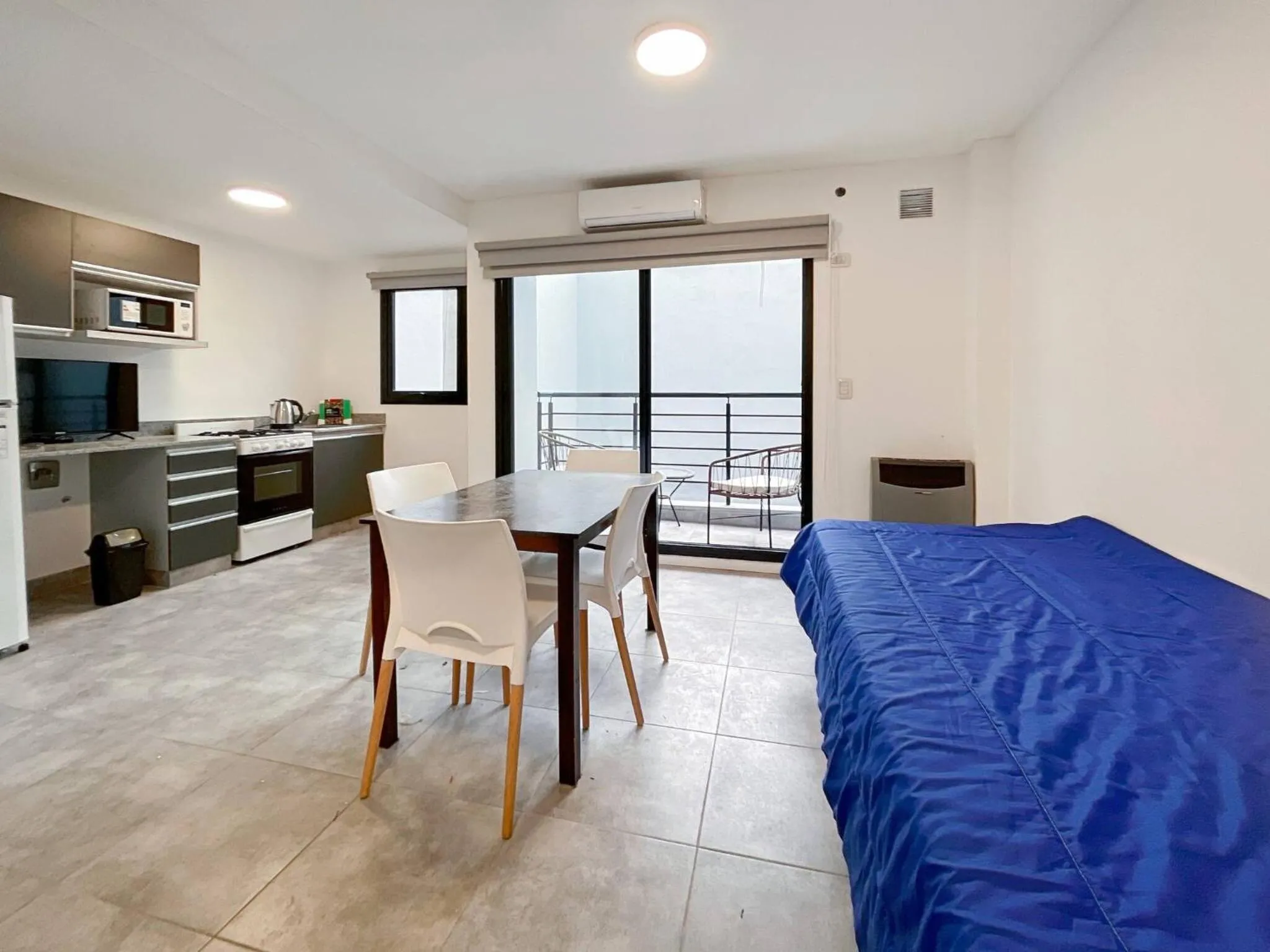 Modern Almagro Apartment for 4 Guests with Balcony and Full Amenities