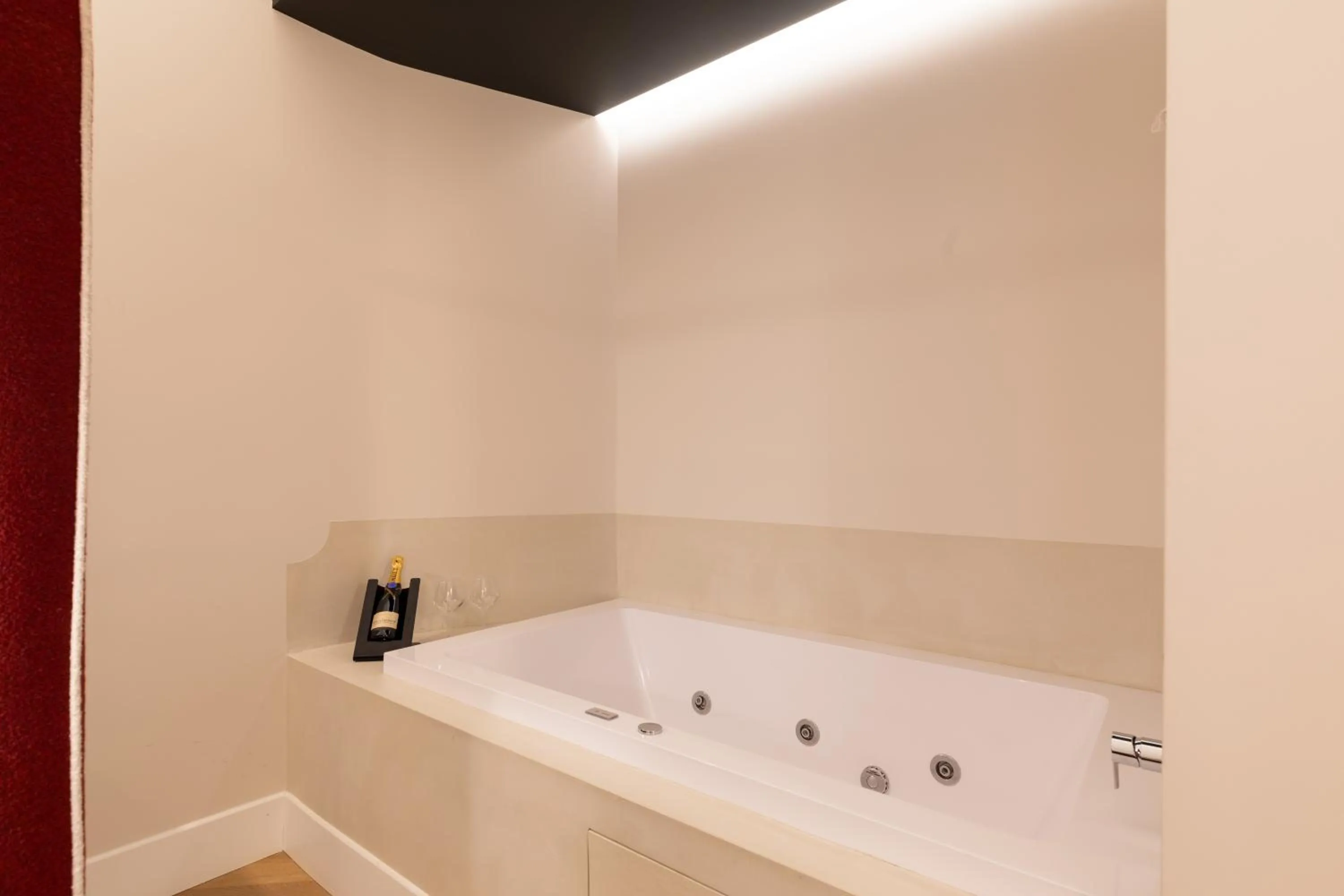 Hot Tub in Relais Ammira