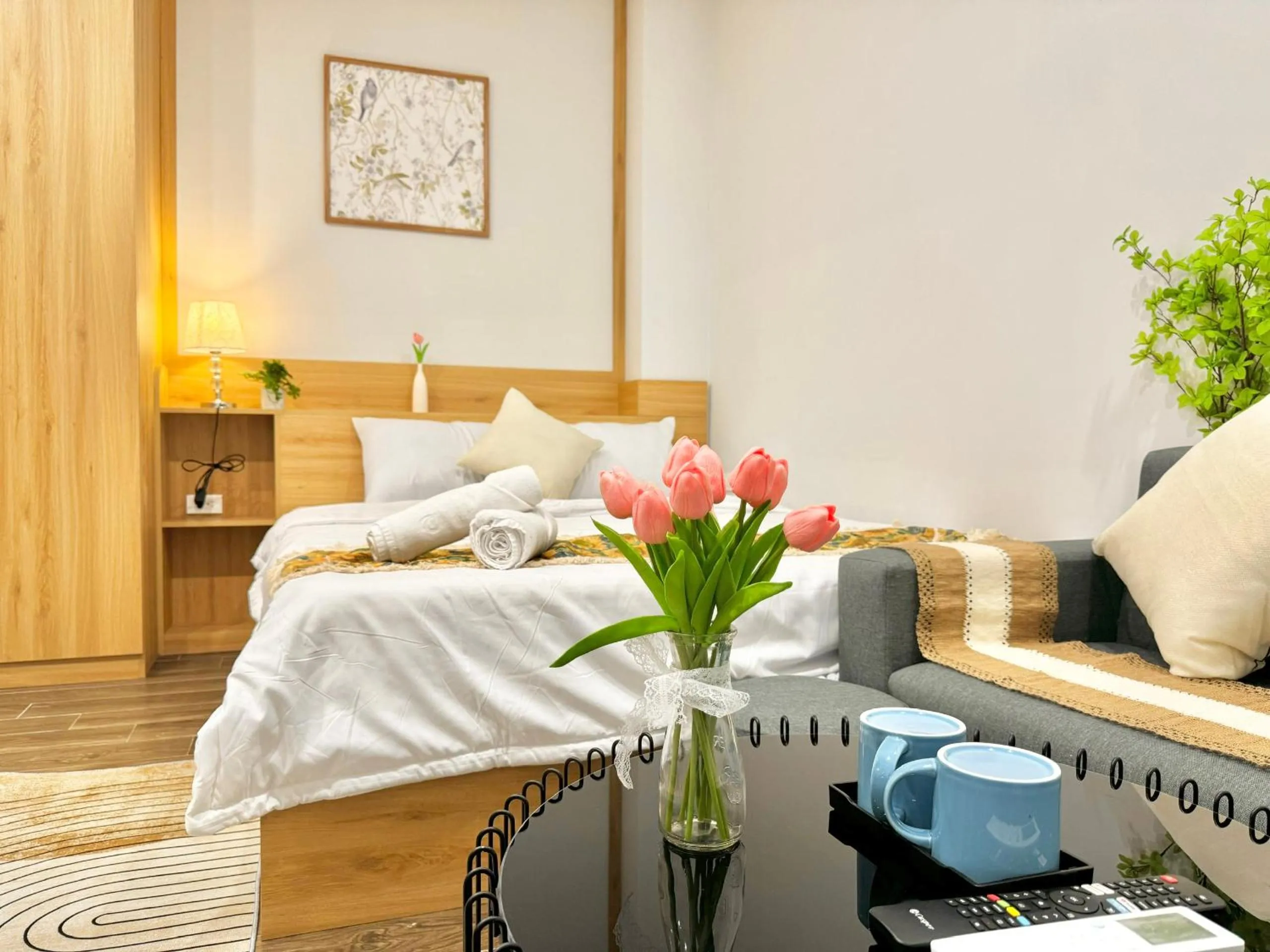 Bed in The Little Home - Đào Tấn - Cozy home - Bathtub - Comfy