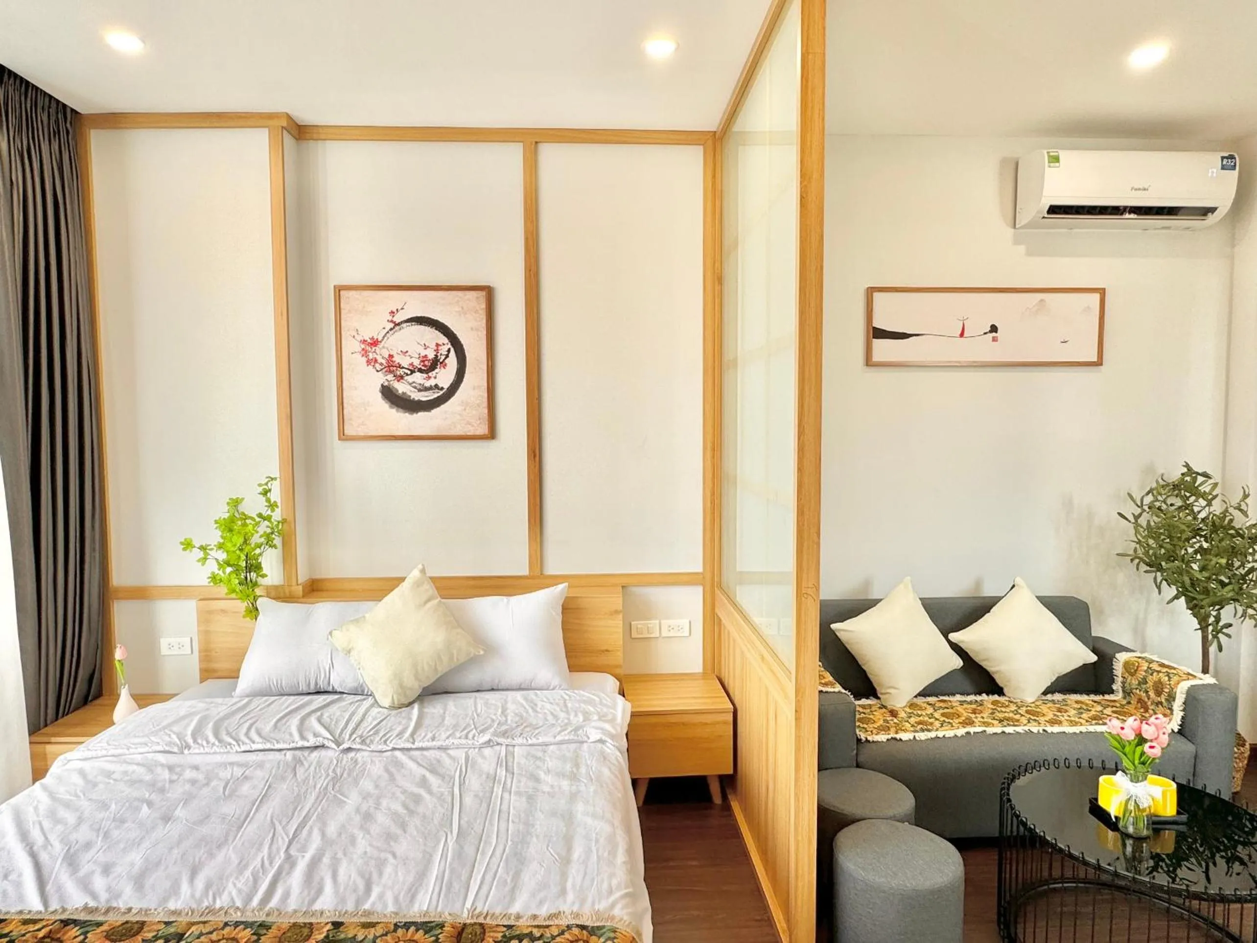 Bed in The Little Home - Đào Tấn - Cozy home - Bathtub - Comfy