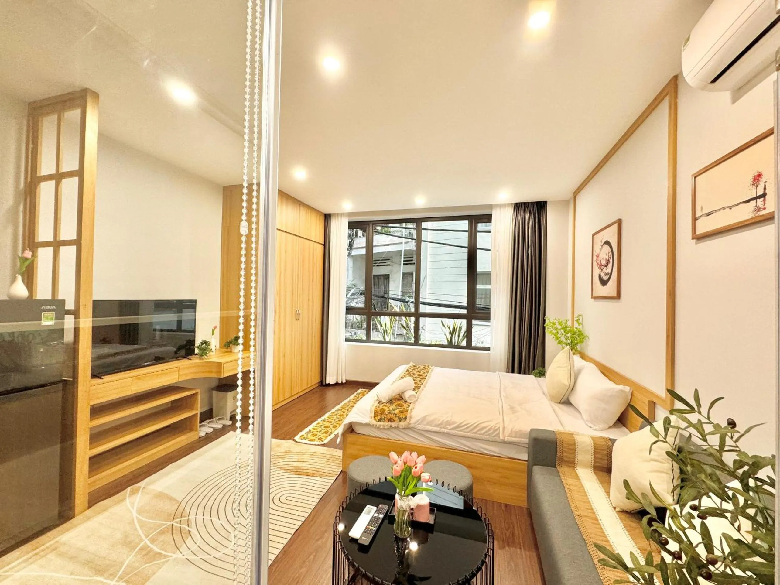 Bed in The Little Home - Đào Tấn - Cozy home - Bathtub - Comfy