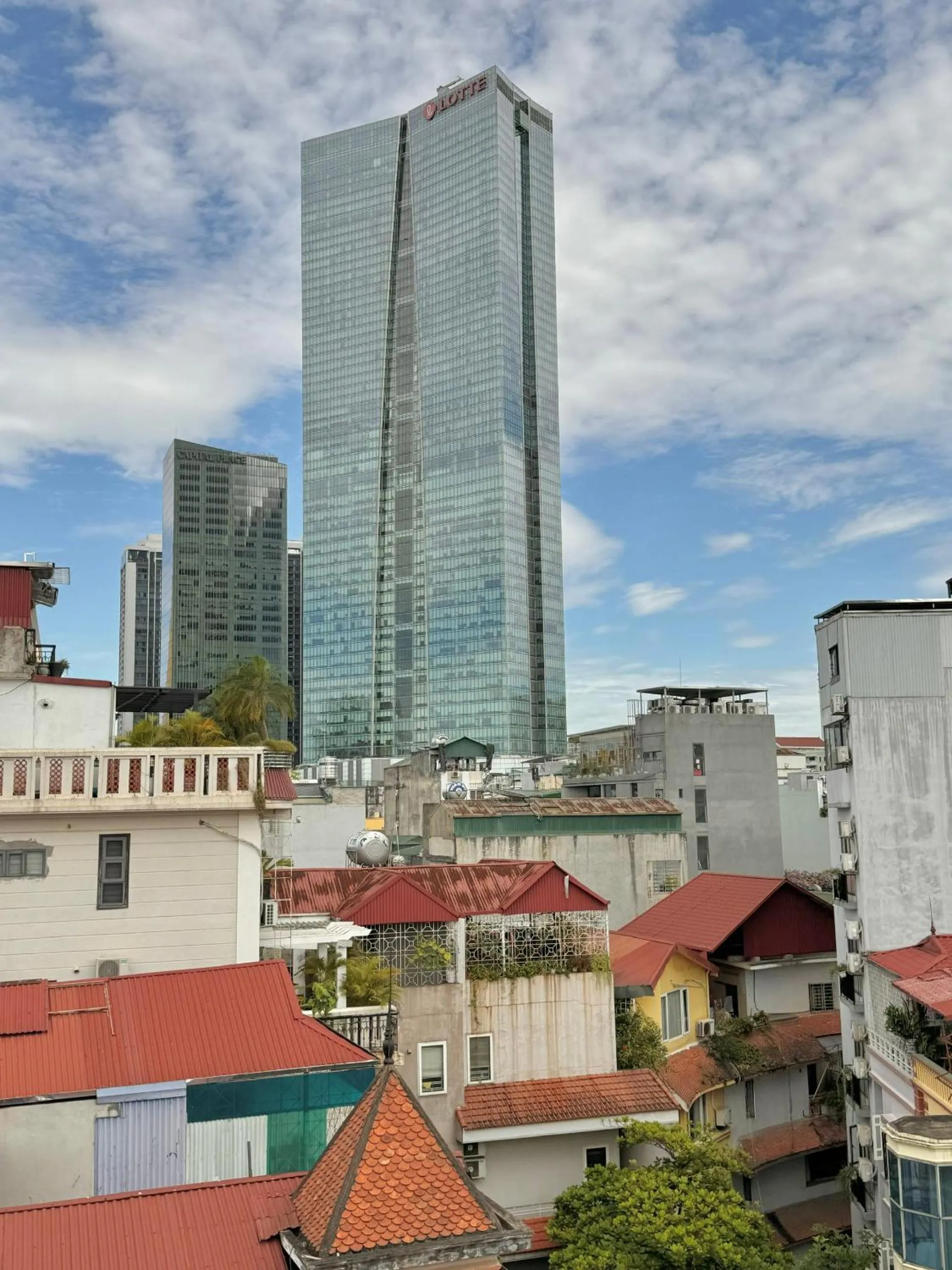 Property building in The Little Home - Đào Tấn - Cozy home - Bathtub - Comfy