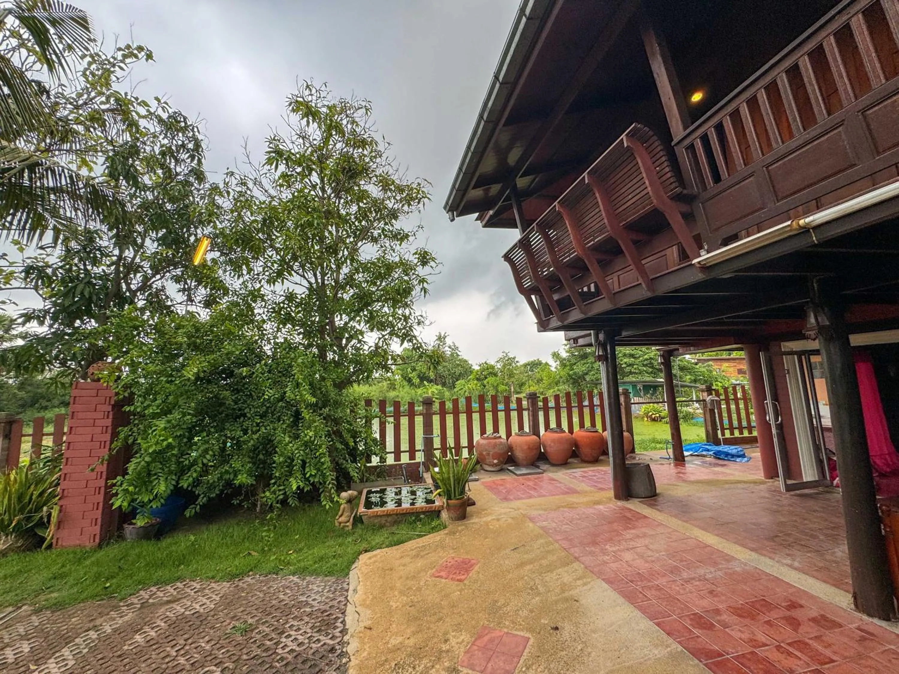 Facade/entrance in Suree Garden Resort & Karaoke