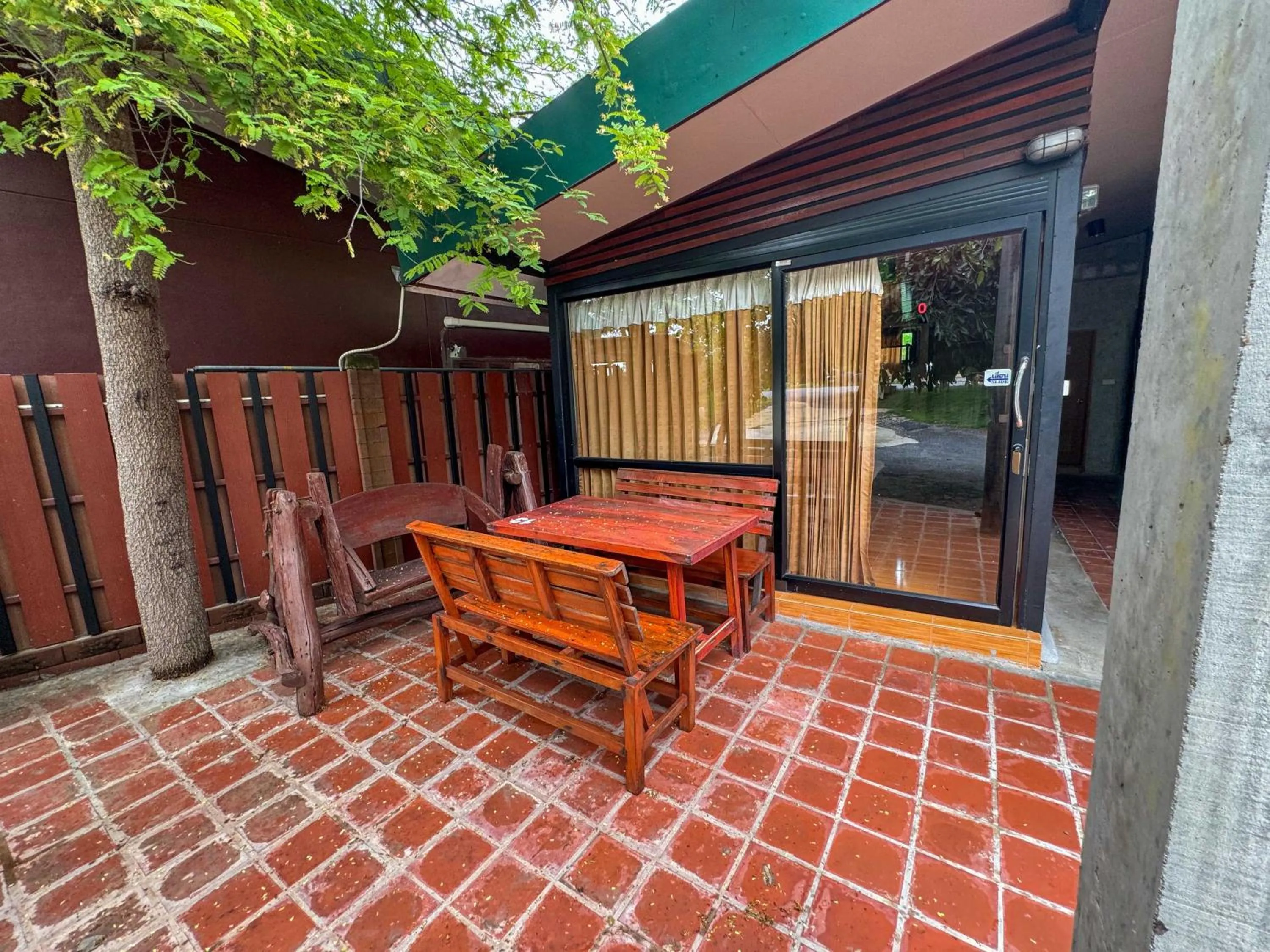 Seating area in Suree Garden Resort & Karaoke