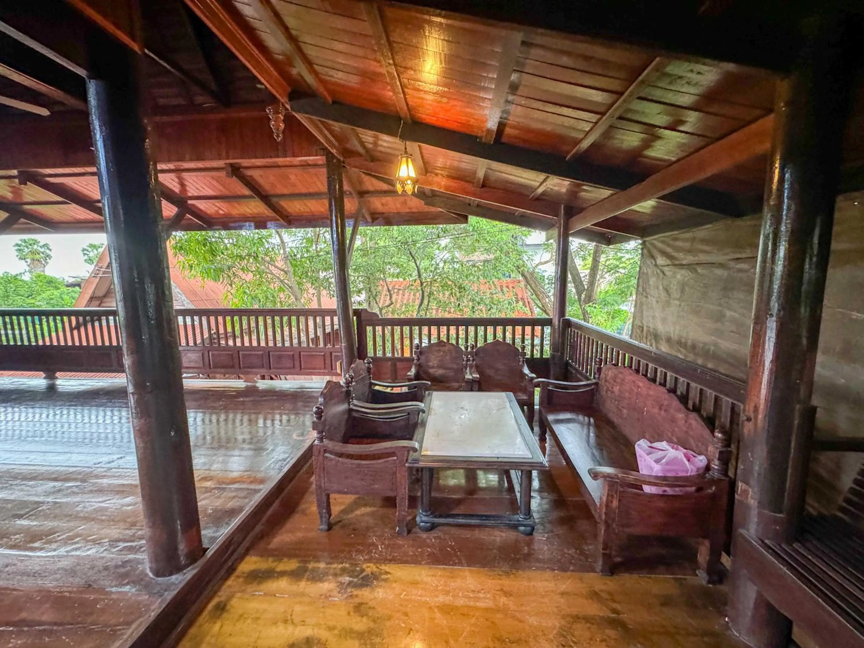 Facade/entrance in Suree Garden Resort & Karaoke