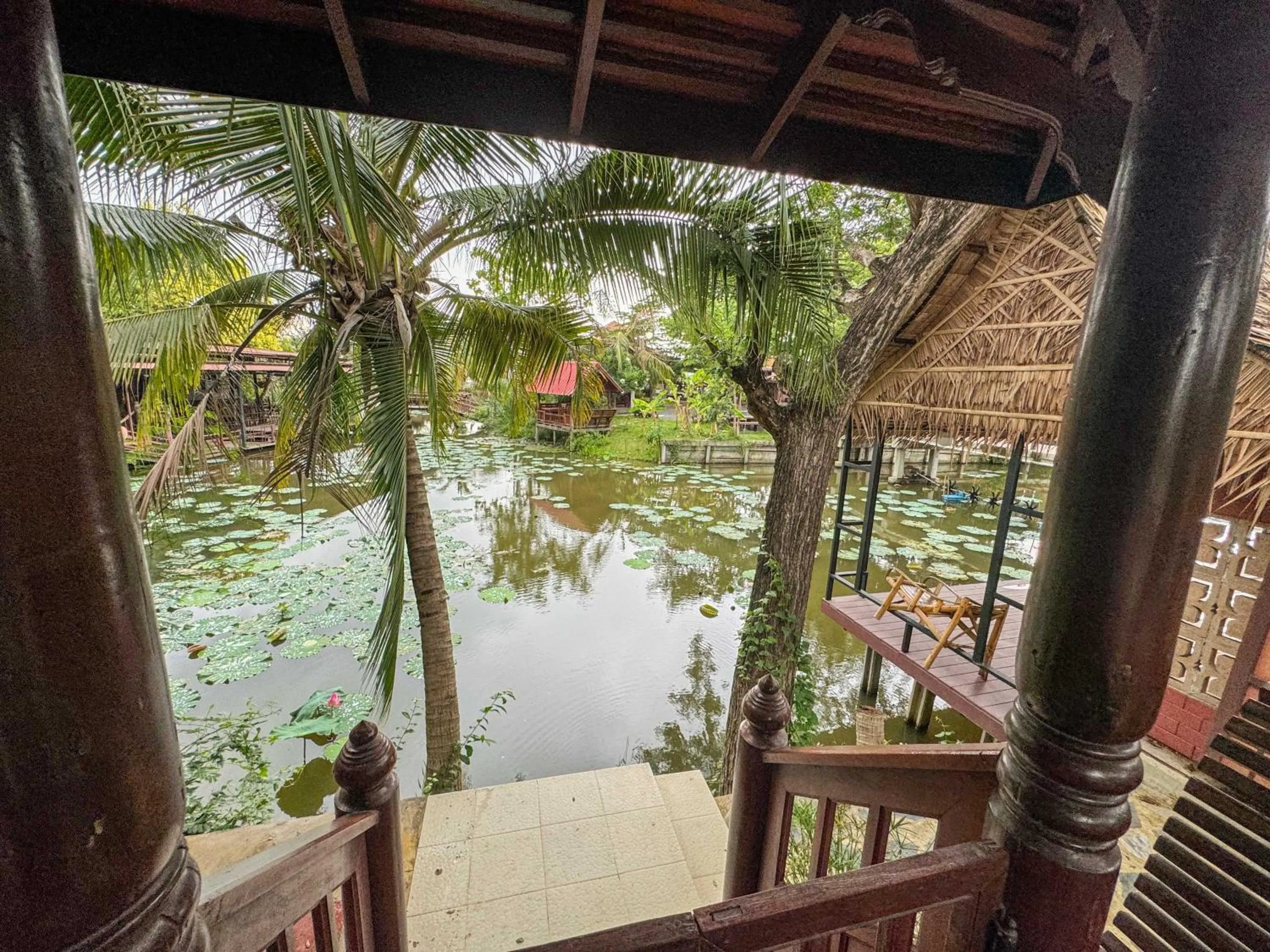 Facade/entrance in Suree Garden Resort & Karaoke