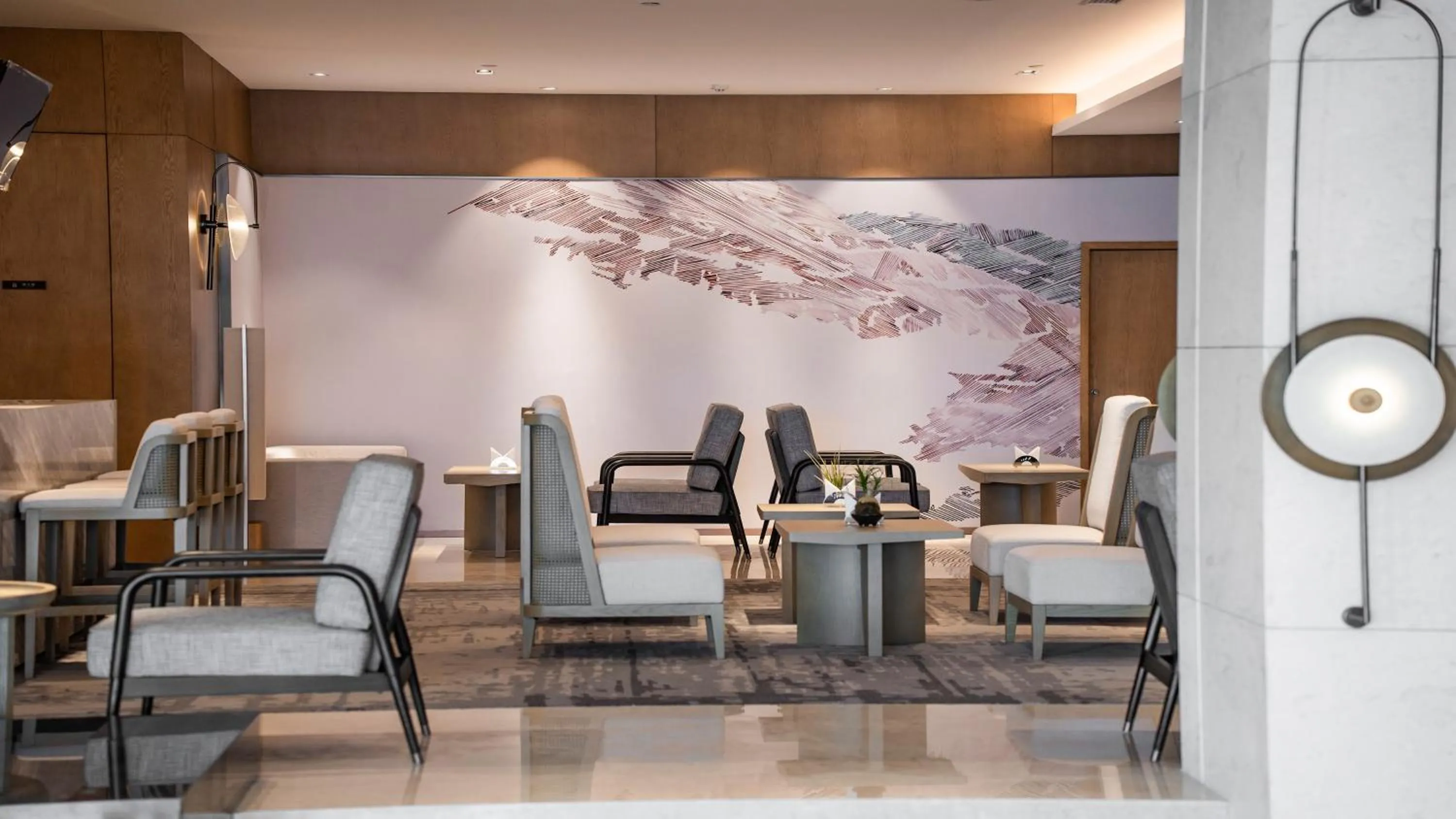 Lounge or bar in Holiday Inn Ningbo Xiangshan Damu Bay by IHG