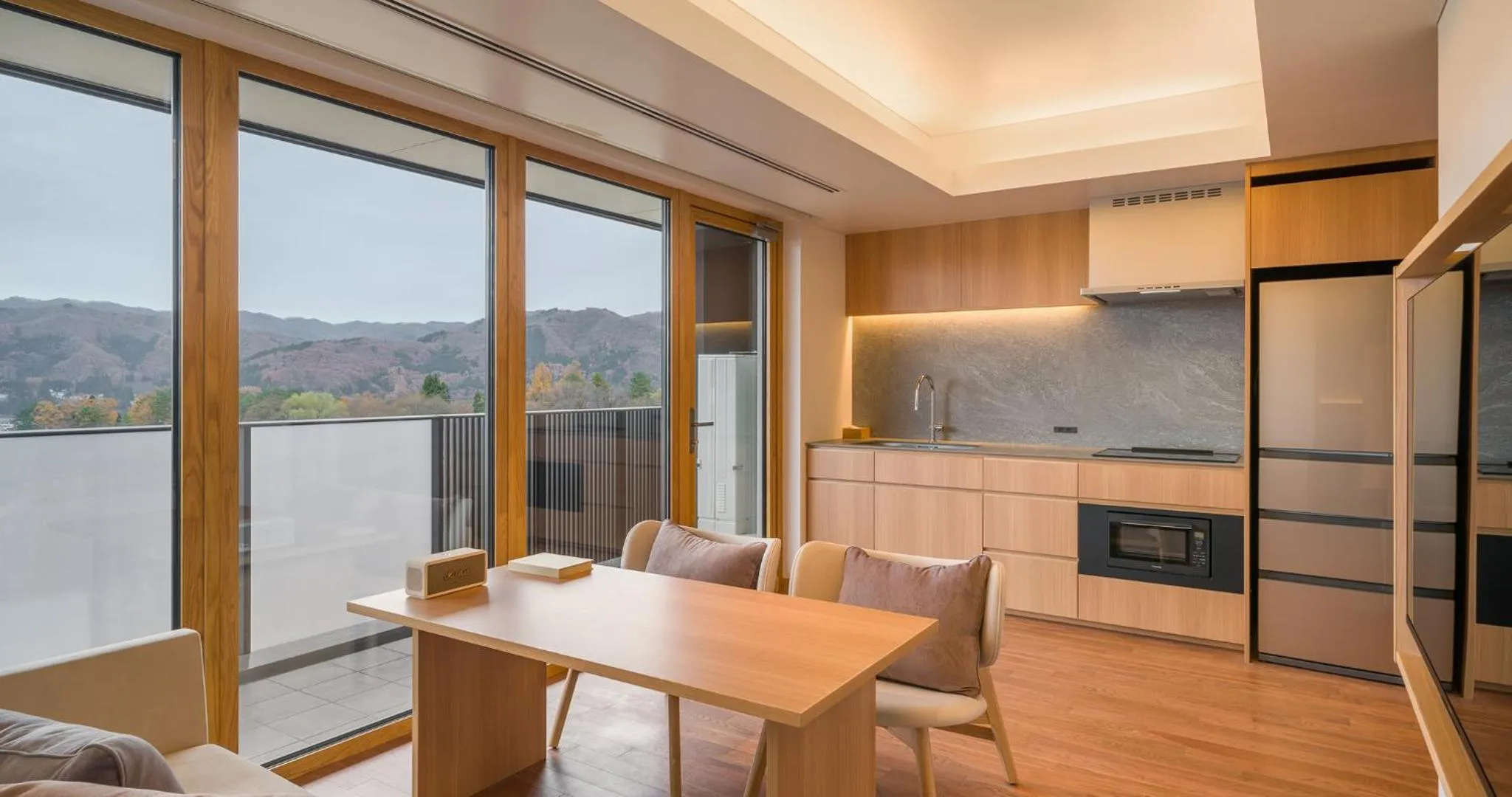 Dining area in HOTEL LA VIGNE HAKUBA by Onko Chishin