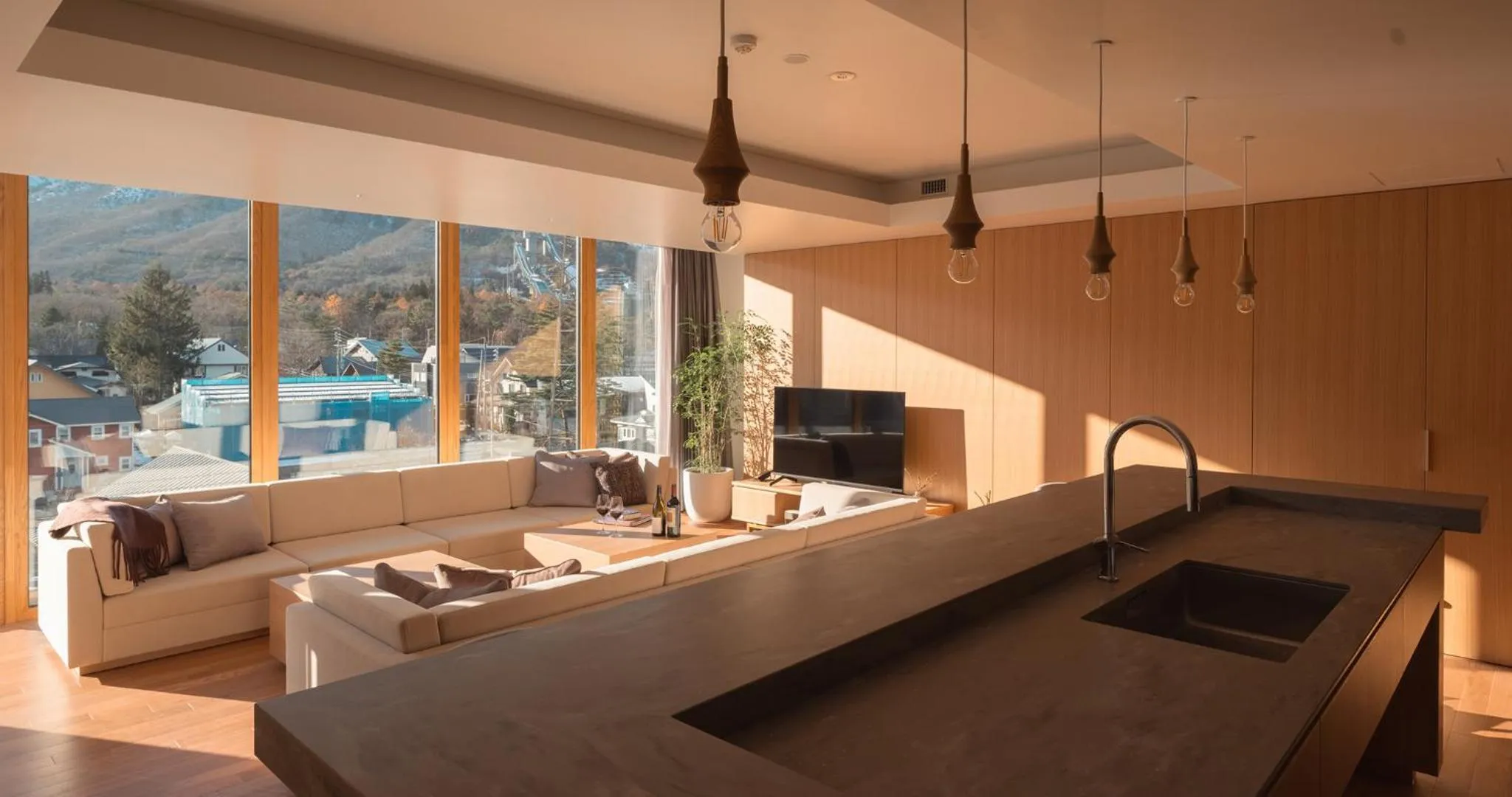 Living room in HOTEL LA VIGNE HAKUBA by Onko Chishin