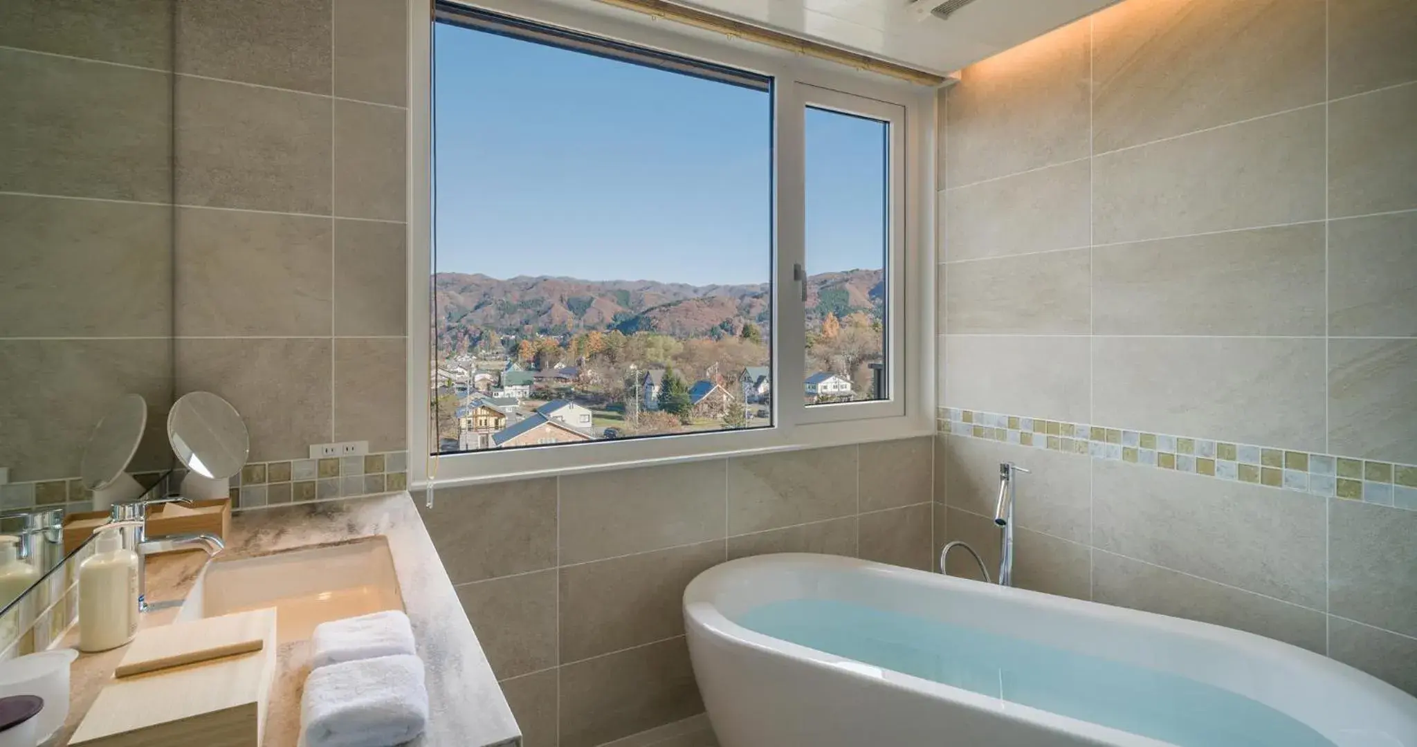 Superior Twin Room - single occupancy in HOTEL LA VIGNE HAKUBA by Onko Chishin Superior Twin Room - single occupancy in HOTEL LA VIGNE HAKUBA by Onko Chishin