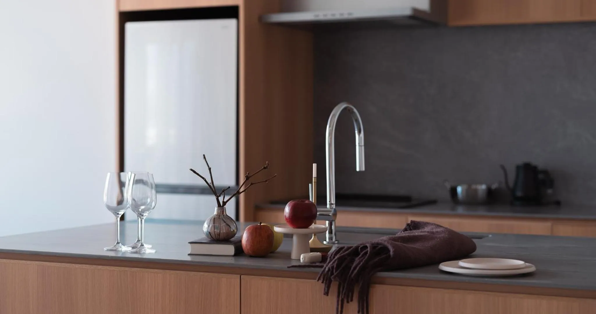 Kitchen or kitchenette in HOTEL LA VIGNE HAKUBA by Onko Chishin