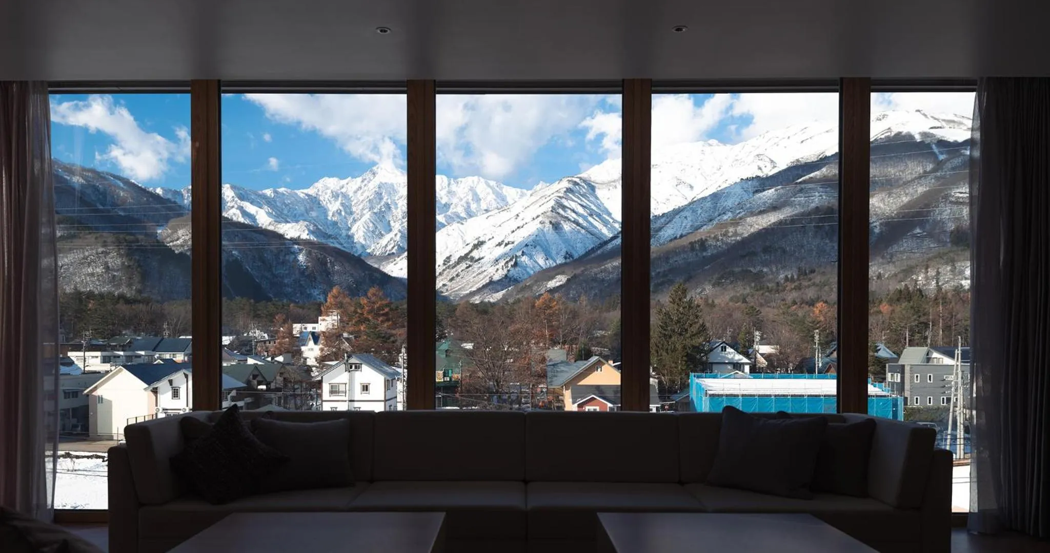 Day in HOTEL LA VIGNE HAKUBA by Onko Chishin