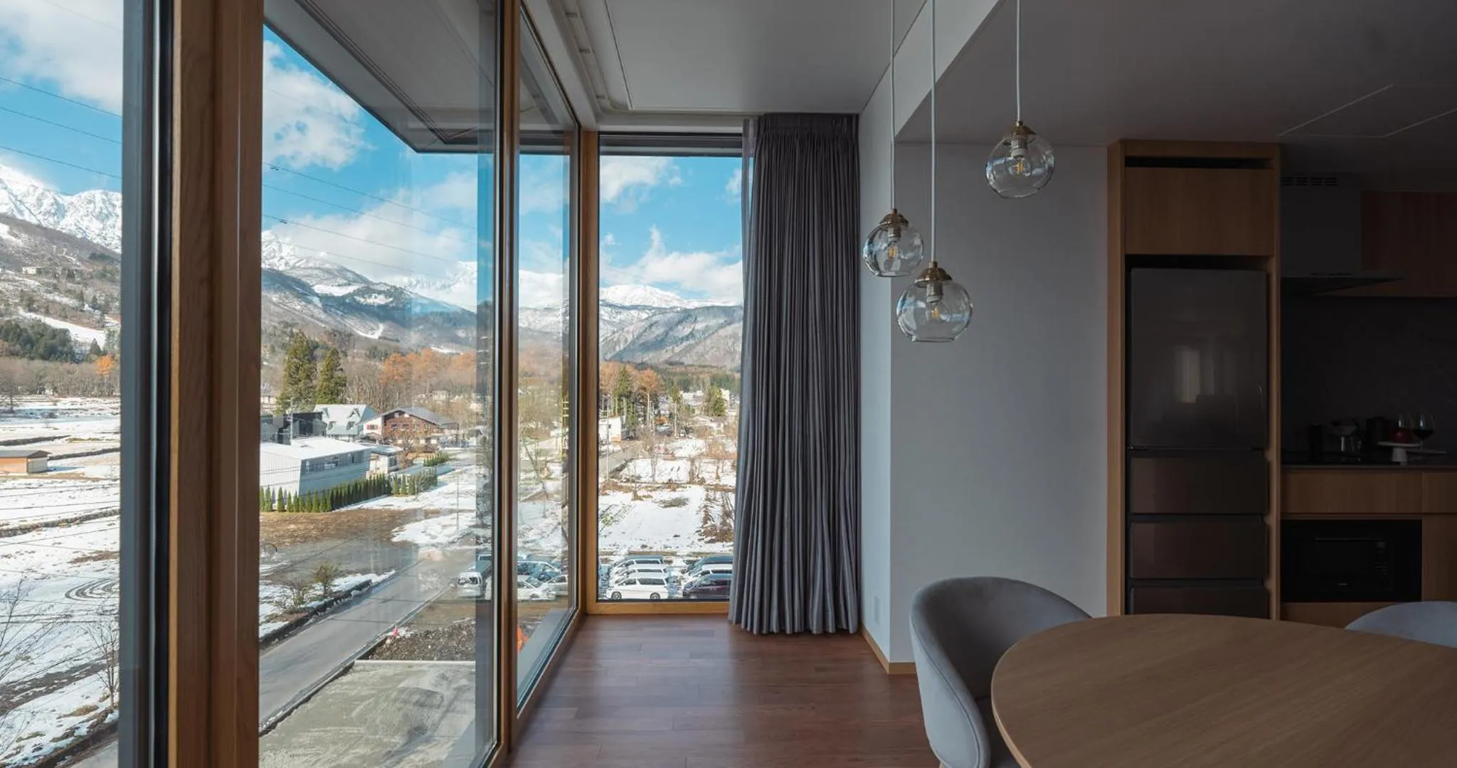 Winter in HOTEL LA VIGNE HAKUBA by Onko Chishin