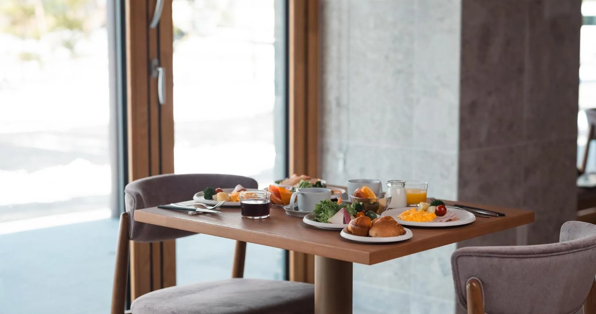 Breakfast in HOTEL LA VIGNE HAKUBA by Onko Chishin