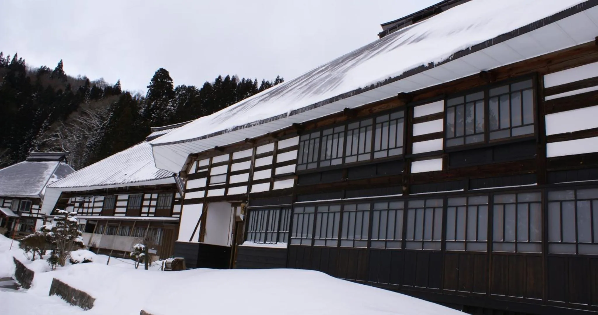 Off site in HOTEL LA VIGNE HAKUBA by Onko Chishin