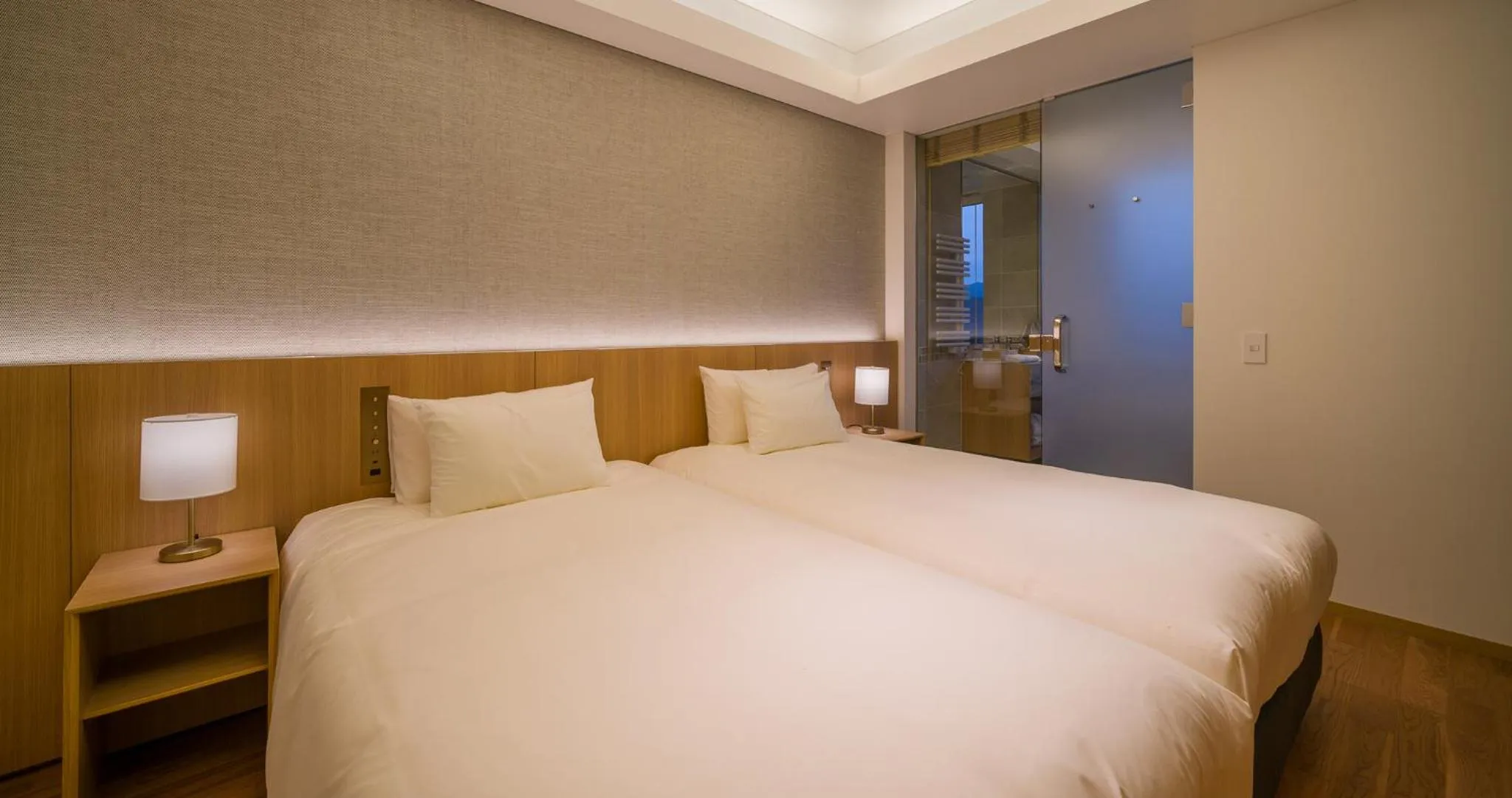 Bedroom, Bed in HOTEL LA VIGNE HAKUBA by Onko Chishin