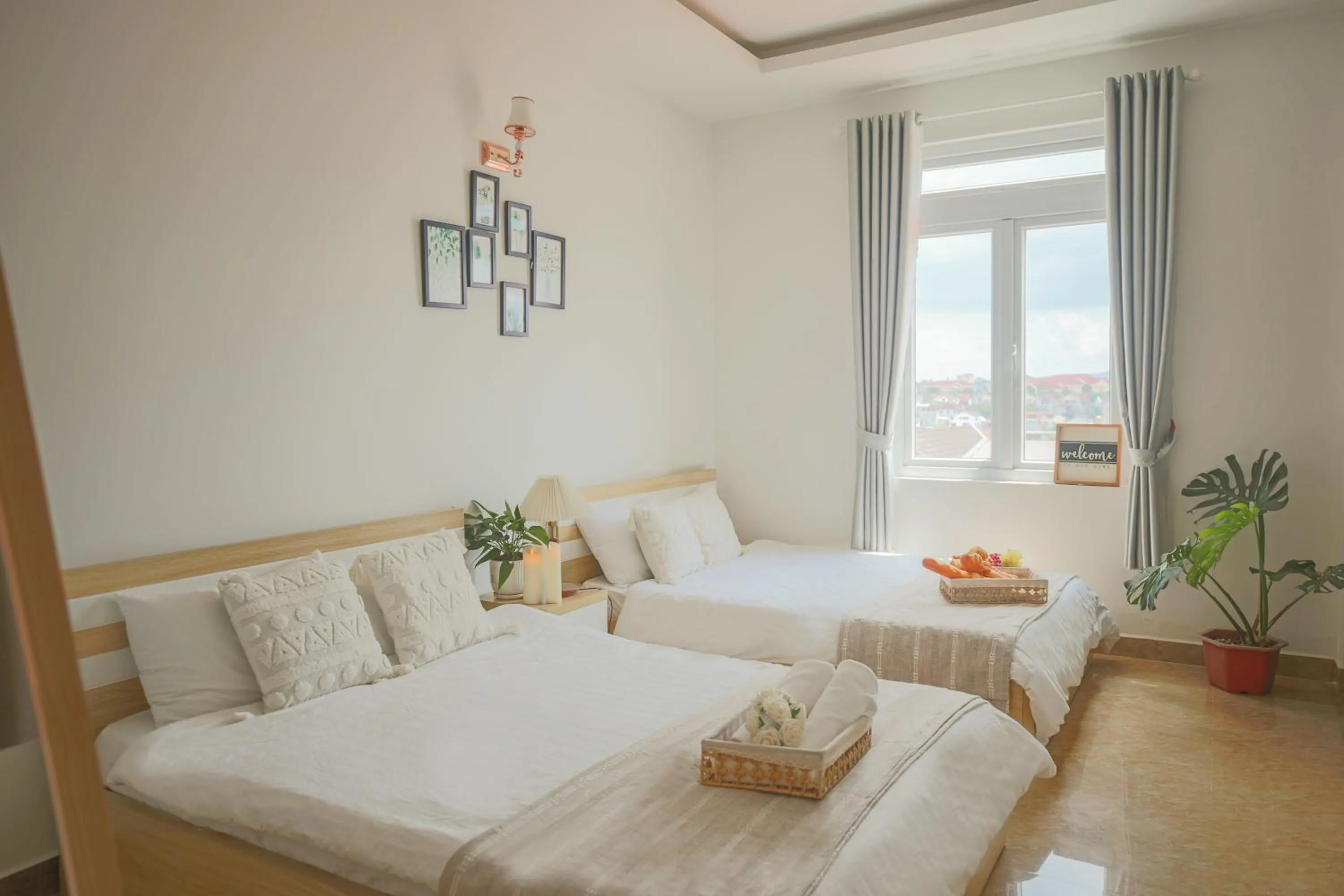 Bedroom, Bed in Huong Anh DaLat Palace