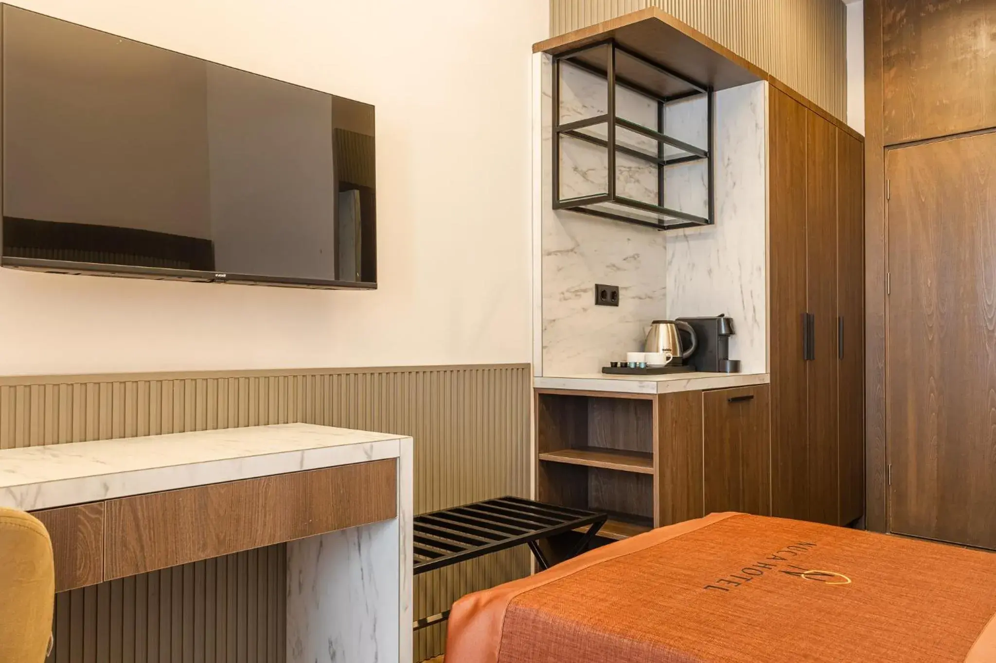 TV and multimedia, Bed in Nuca Homes TV and multimedia, Bed in Nuca Homes