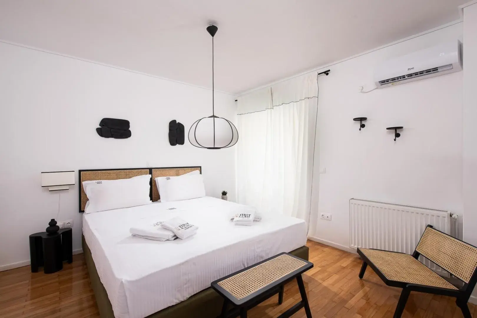 Bed in Glyfada First Class Suite by First Class Properties Bed in Glyfada First Class Suite by First Class Properties