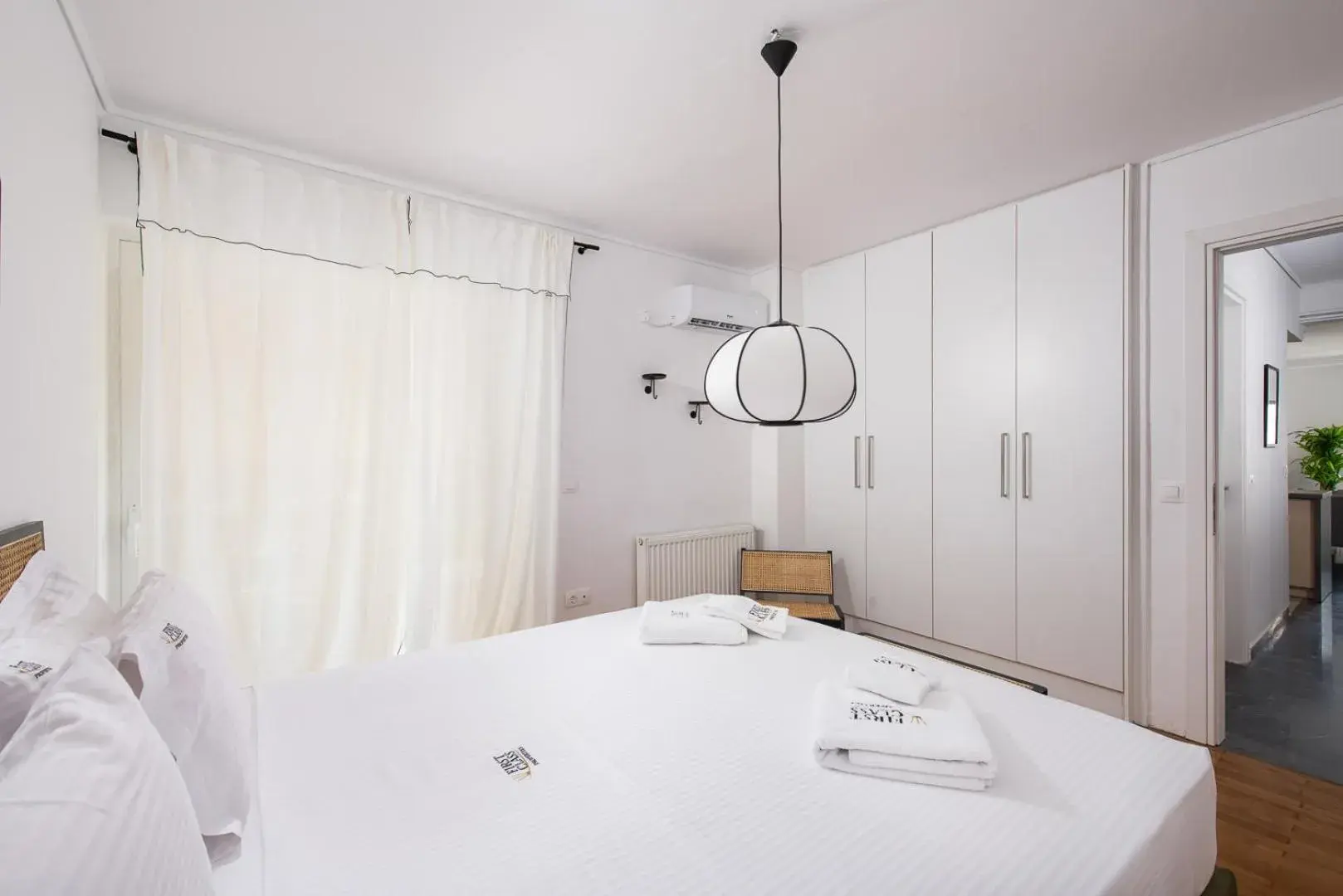 Bed in Glyfada First Class Suite by First Class Properties Bed in Glyfada First Class Suite by First Class Properties