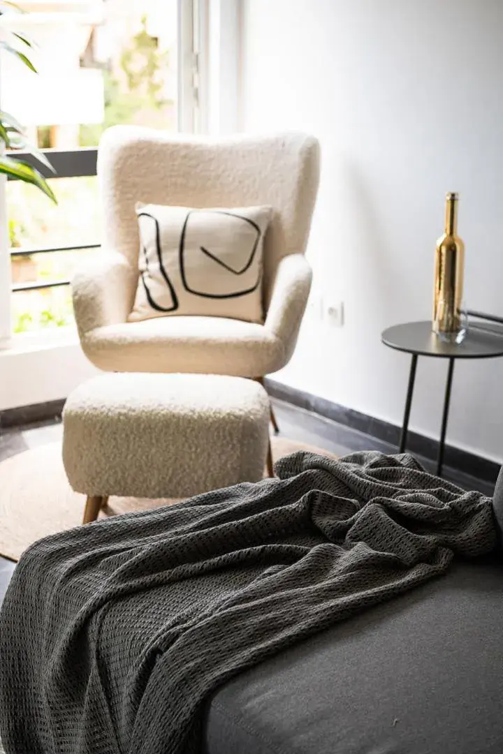 Living room in Glyfada First Class Suite by First Class Properties Living room in Glyfada First Class Suite by First Class Properties