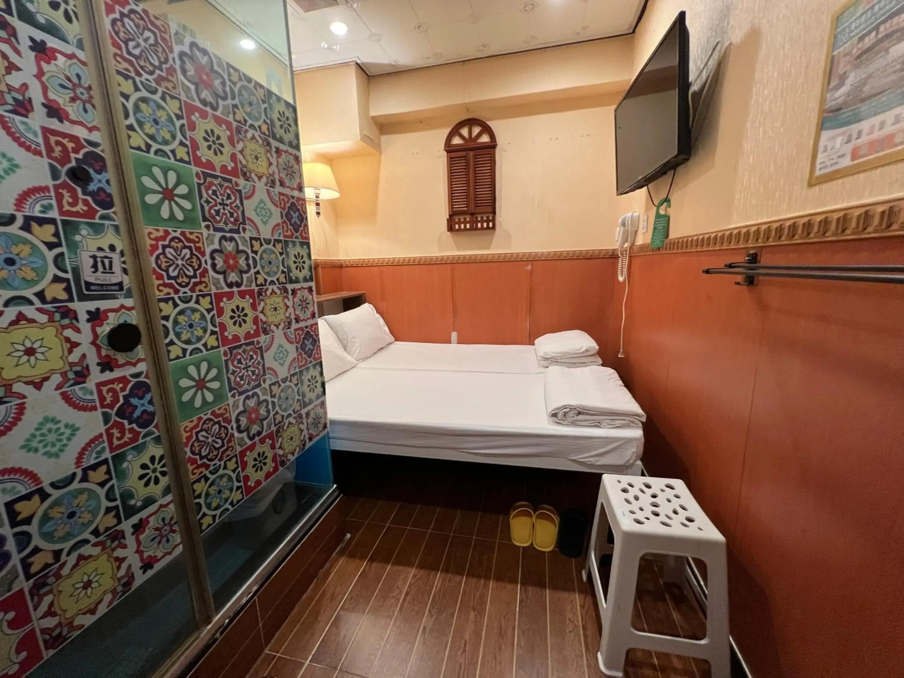Twin Room with Private Bathroom in Venetian Hostel Twin Room with Private Bathroom in Venetian Hostel