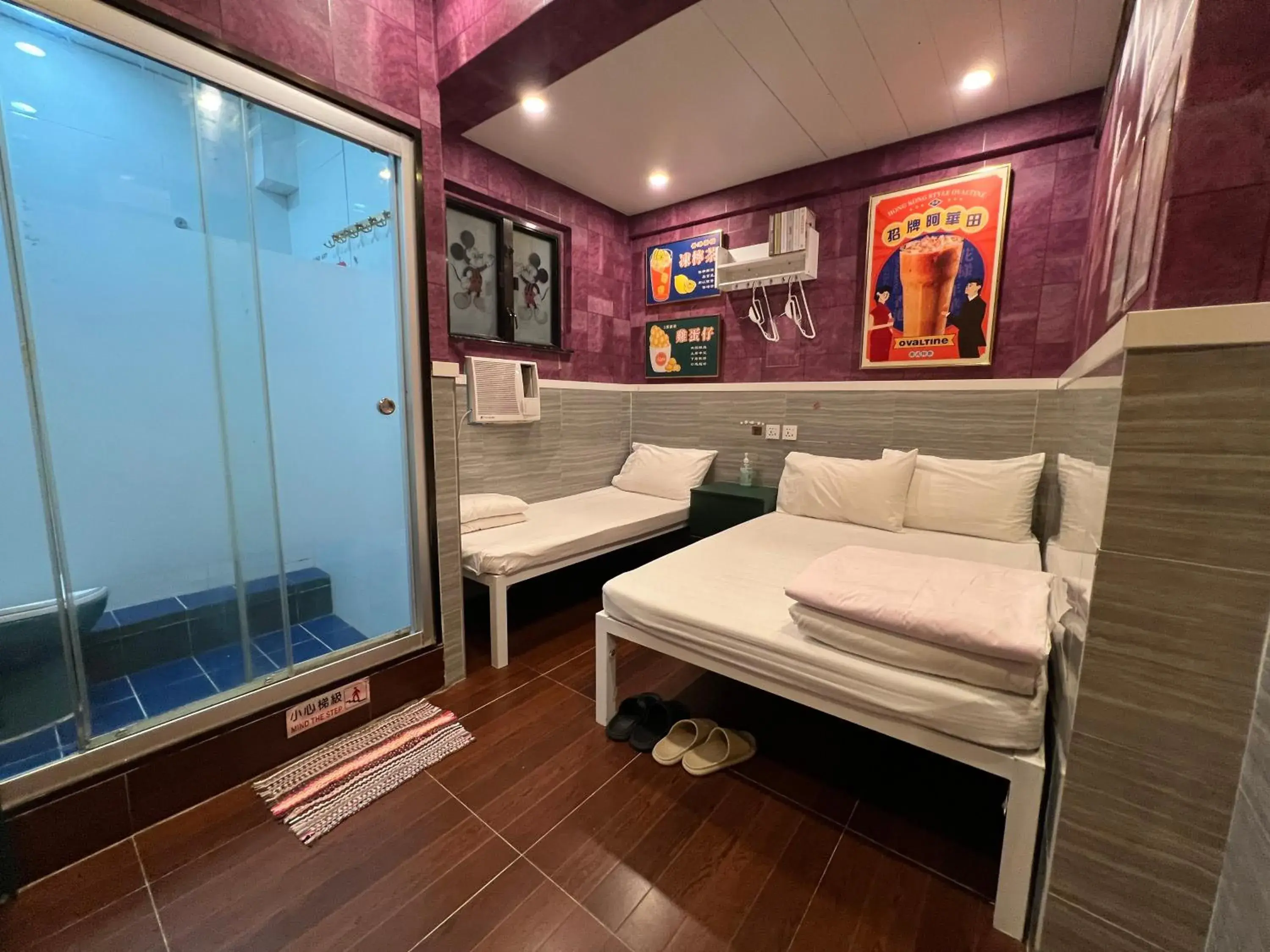 Triple Room with Private Bathroom in Venetian Hostel Triple Room with Private Bathroom in Venetian Hostel