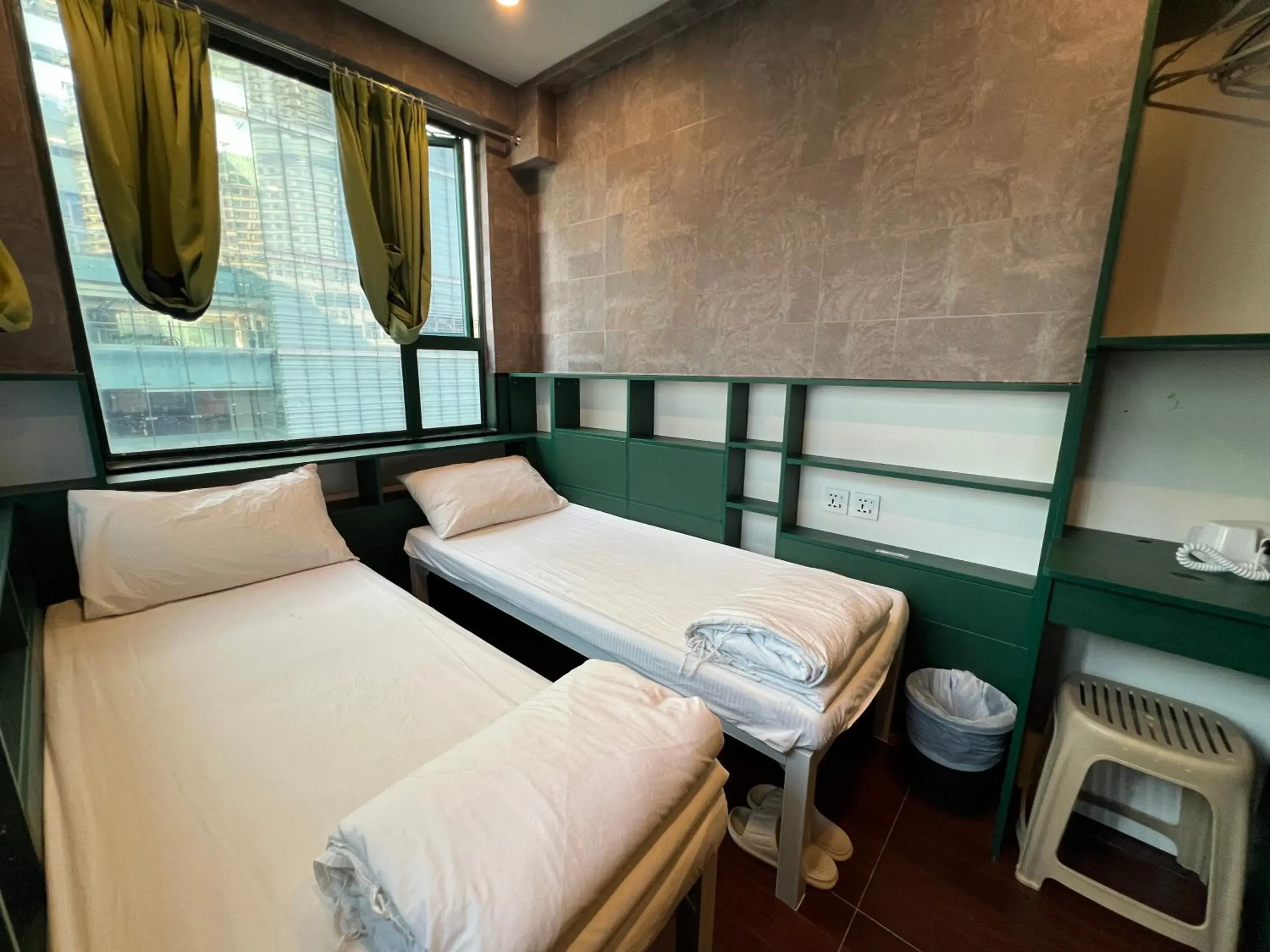 Twin Room with Private Bathroom in Venetian Hostel Twin Room with Private Bathroom in Venetian Hostel