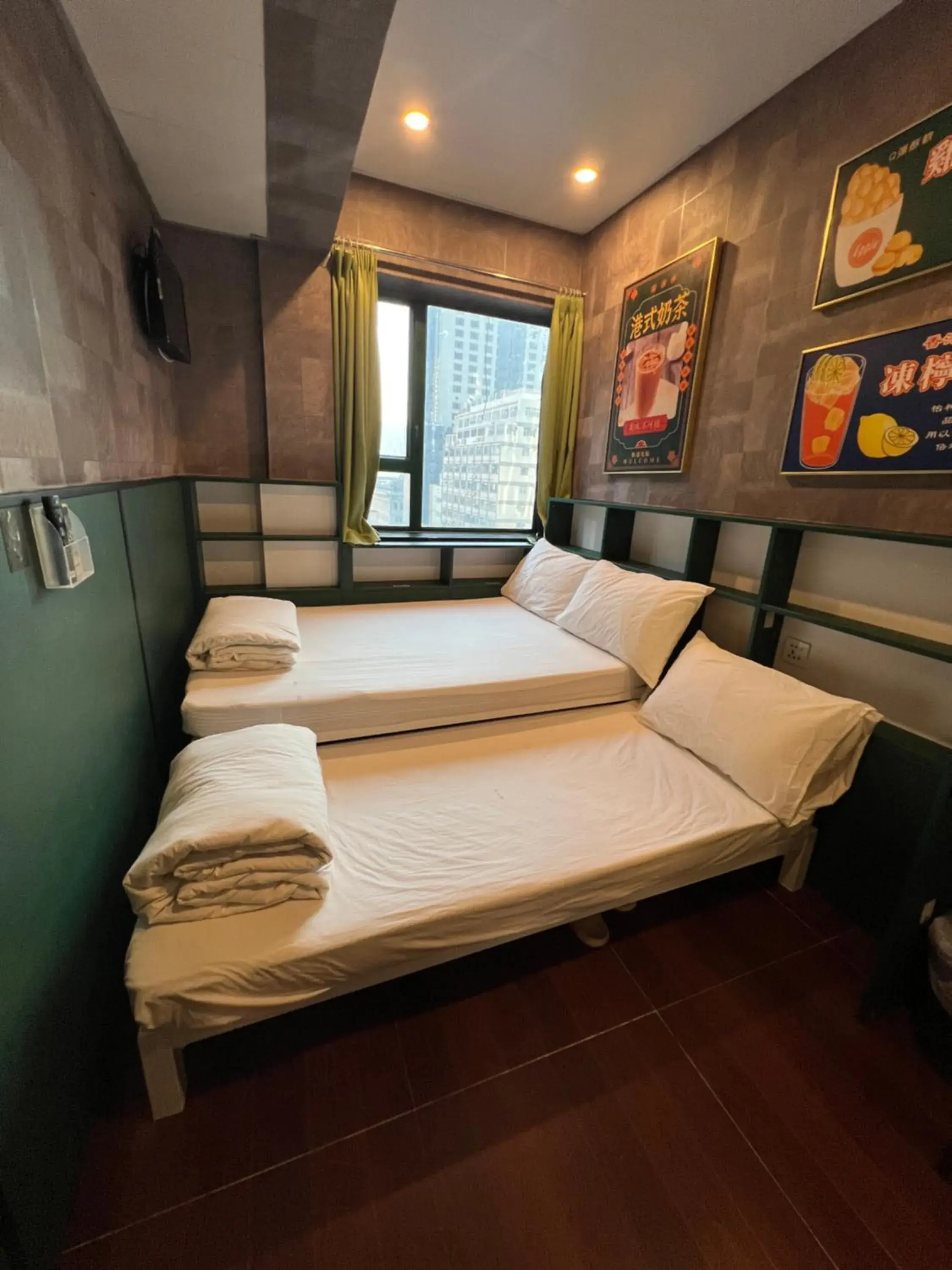 Triple Room with Private Bathroom in Venetian Hostel Triple Room with Private Bathroom in Venetian Hostel