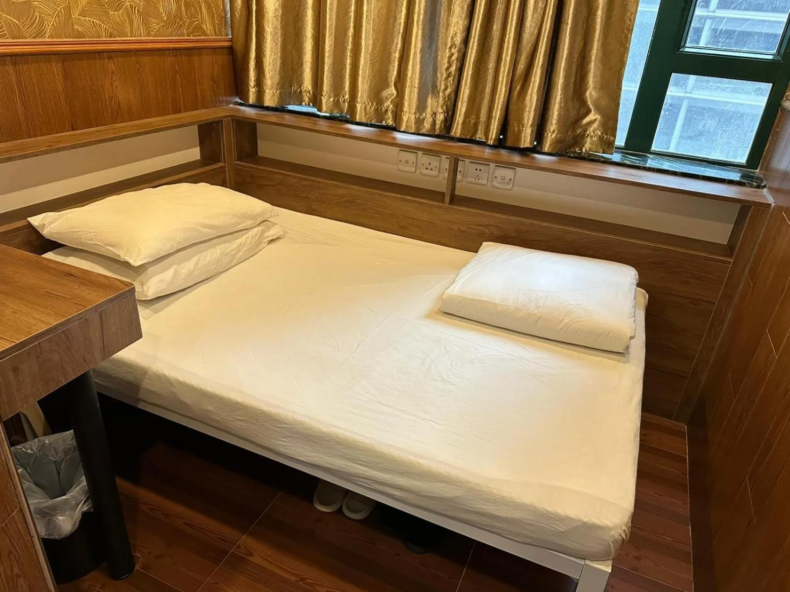 Bed in HK Peaceful Guesthouse