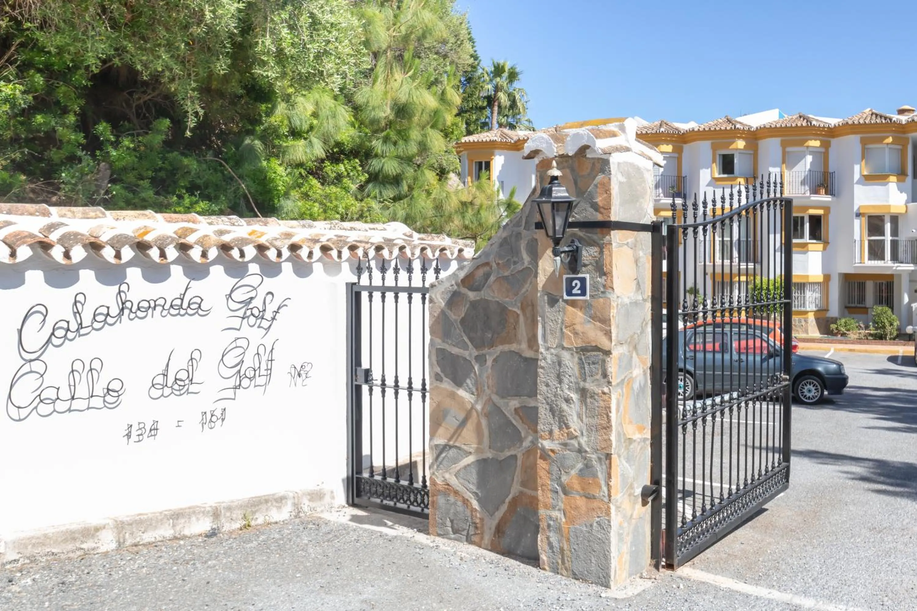 Facade/entrance in Calahonda Golf - Happy Rentals