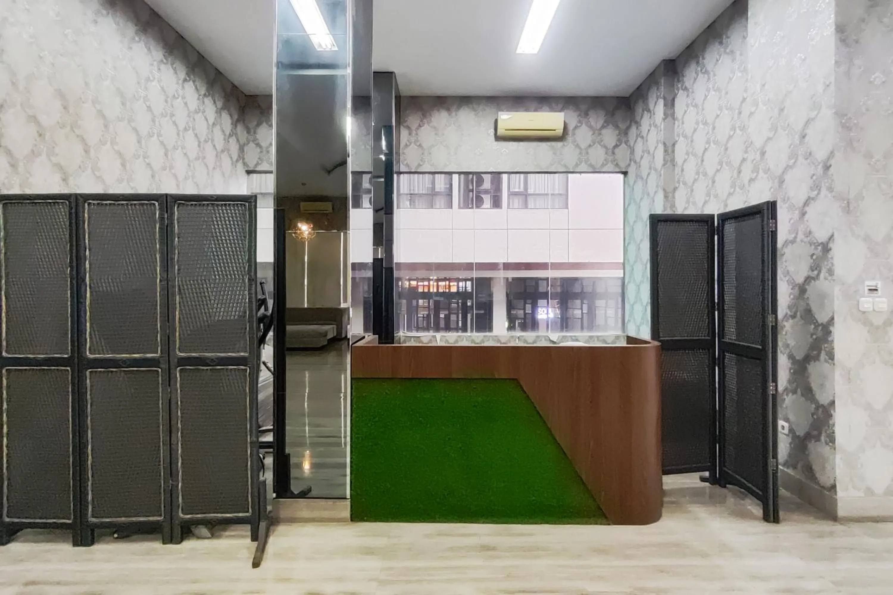 Lobby or reception in RedDoorz Plus Near ICE BSD Minerva