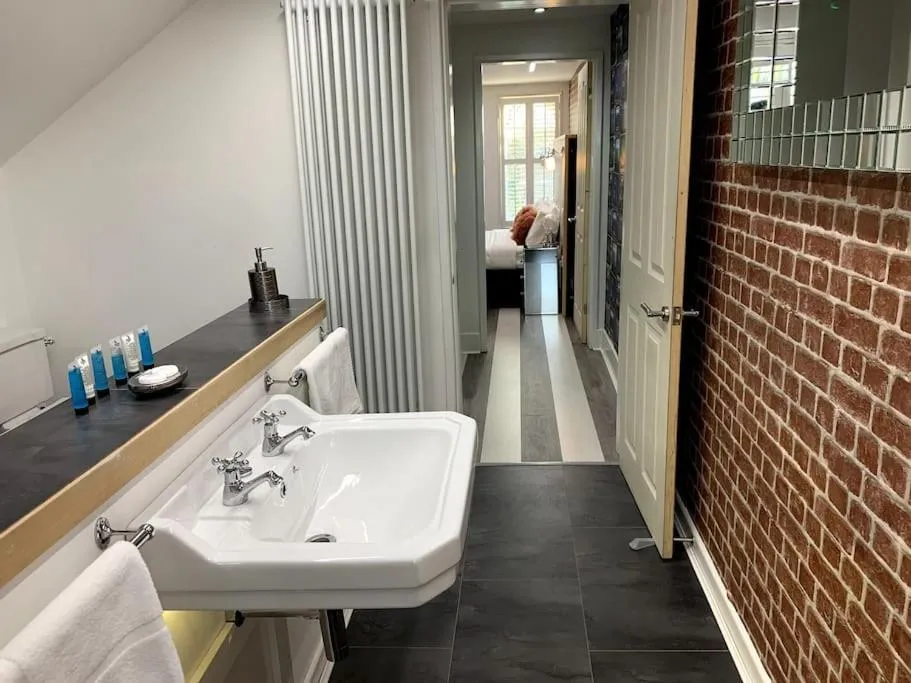 Bathroom in Ivy Mount Boutique