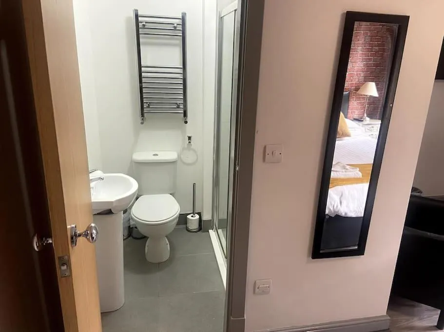 Shower in Ivy Mount Boutique