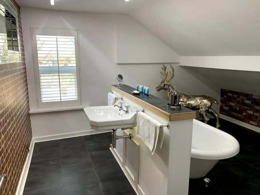 Bathroom in Ivy Mount Boutique