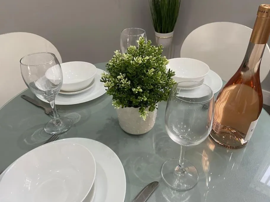 Food and drinks in Ivy Mount Boutique