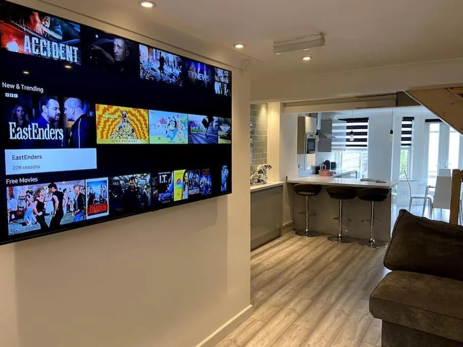 Communal lounge/ TV room in Ivy Mount Boutique