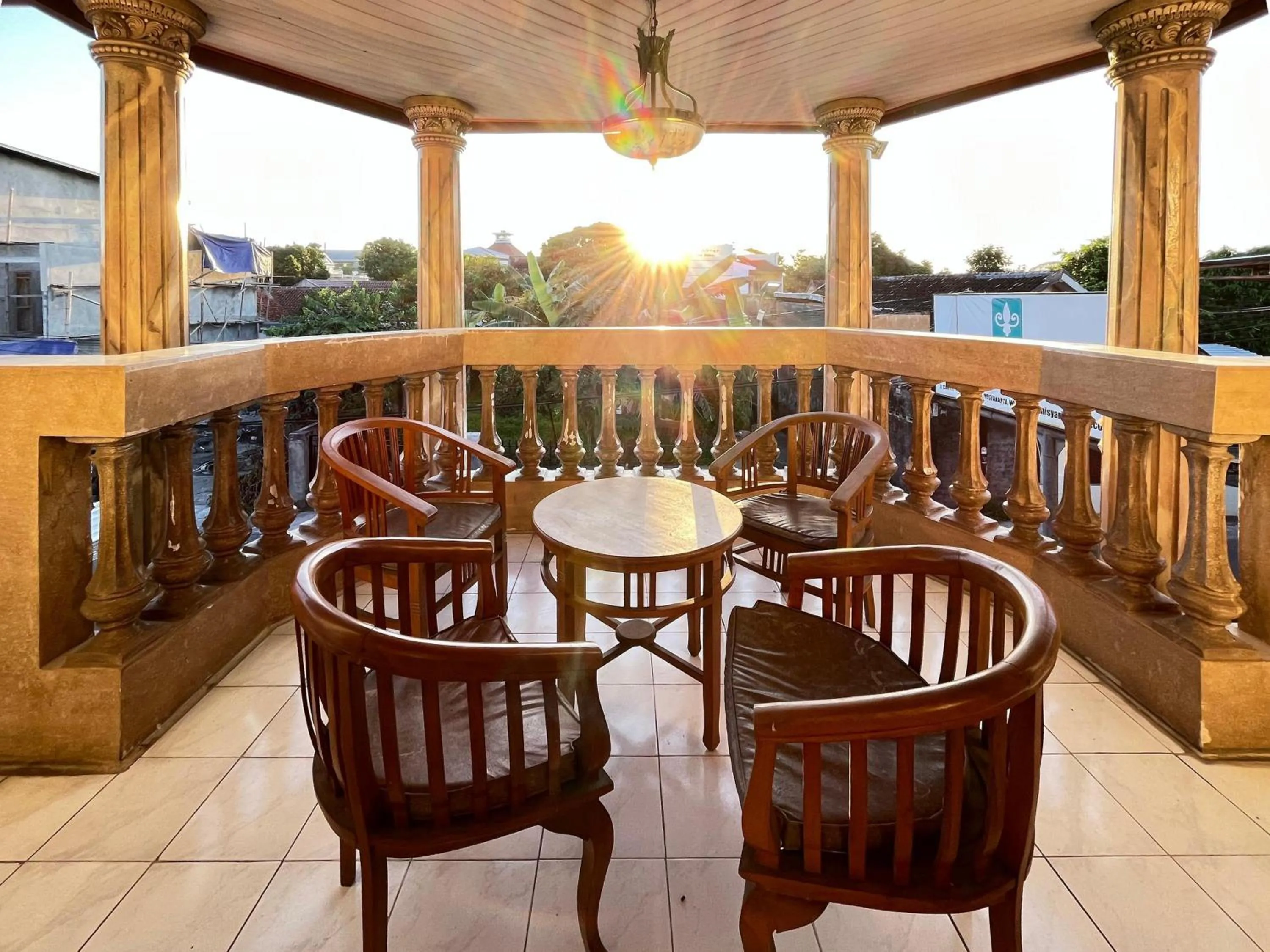 Balcony/Terrace in RedDoorz at Hotel Madani Syariah Lempuyangan