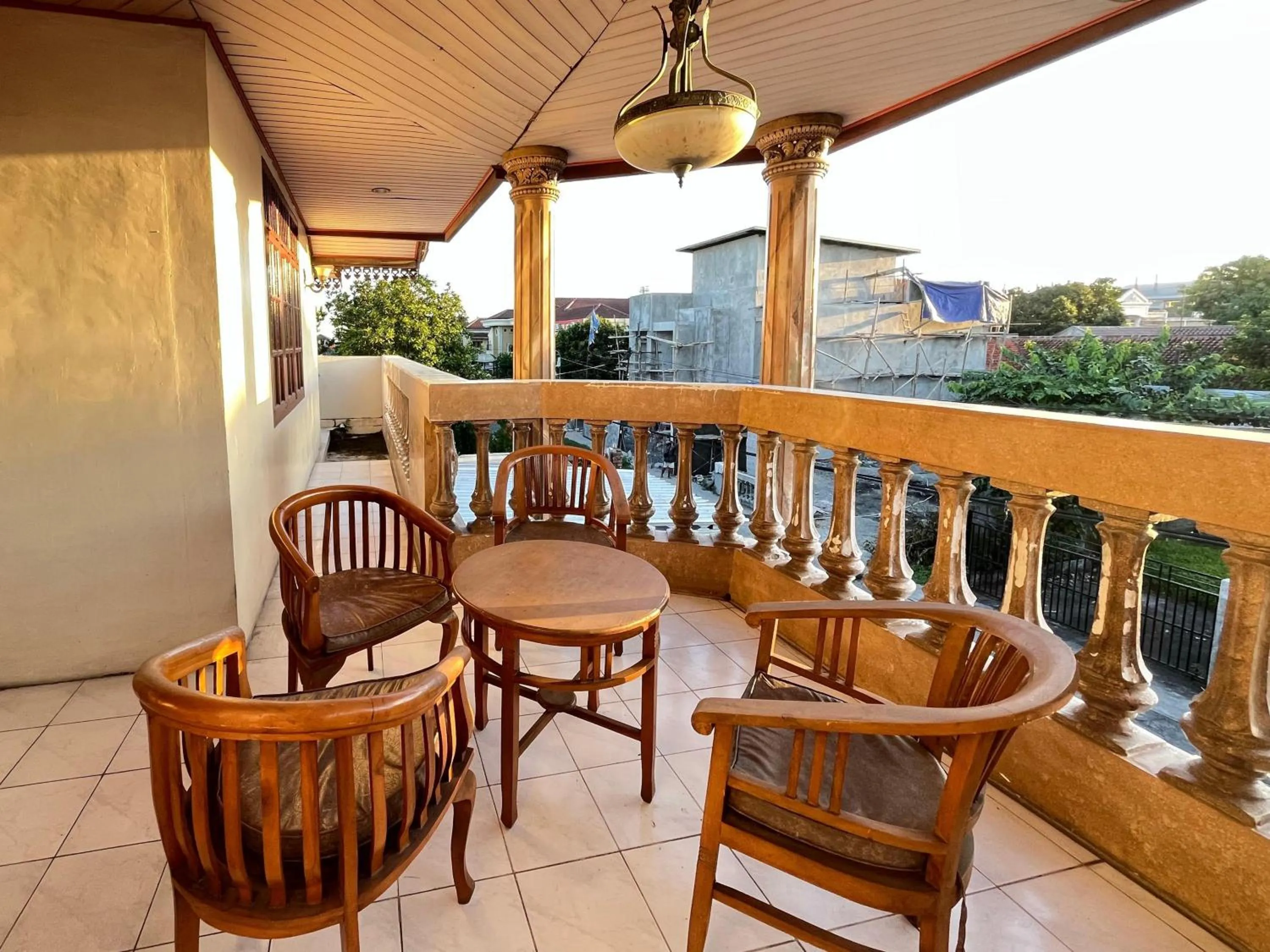 Balcony/Terrace in RedDoorz at Hotel Madani Syariah Lempuyangan