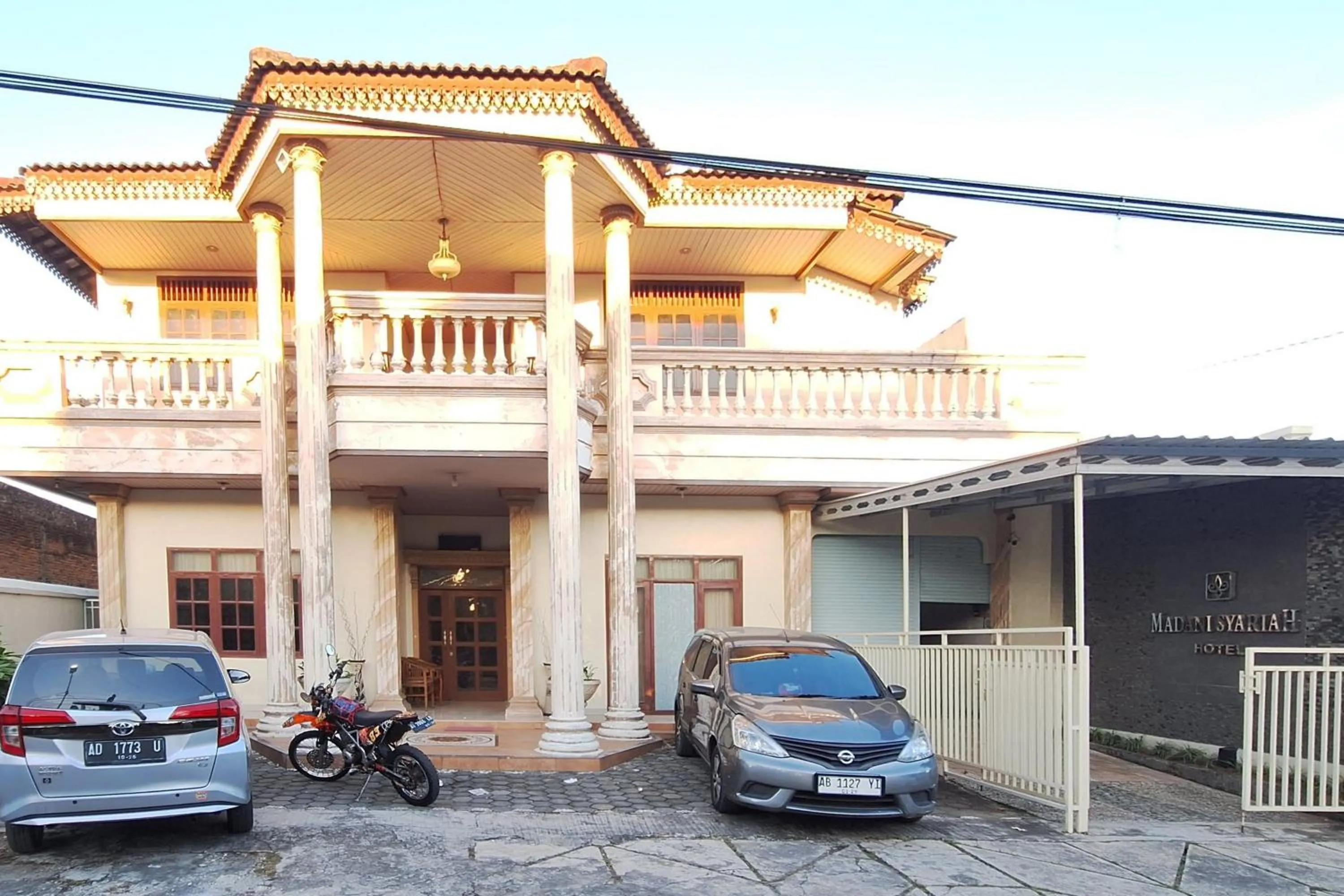 Property building in RedDoorz at Hotel Madani Syariah Lempuyangan