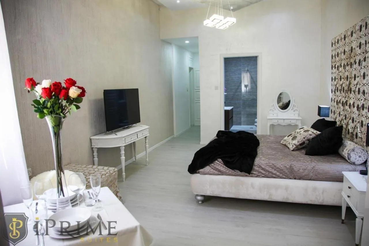 Bed in Sliema Central Iprime Suites Malta