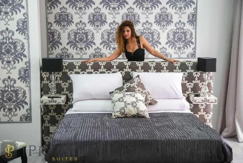 Bed in Sliema Central Iprime Suites Malta