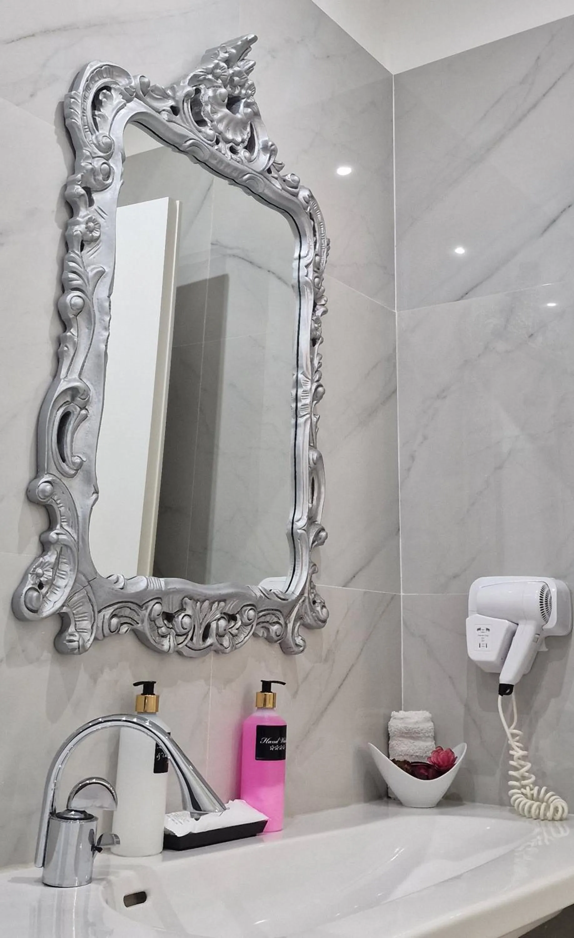 Bathroom in Sliema Central Iprime Suites Malta