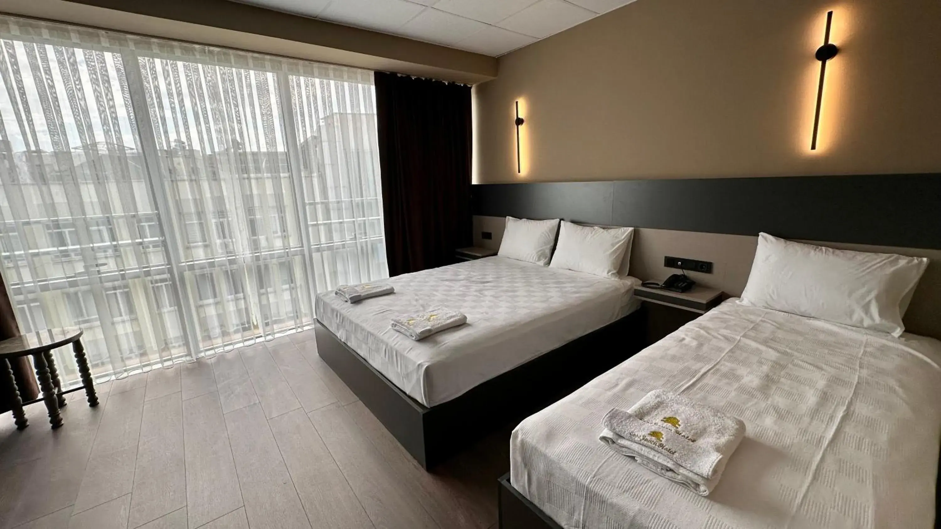 Deluxe Twin Room - single occupancy in Esse Joven Hotel Deluxe Twin Room - single occupancy in Esse Joven Hotel