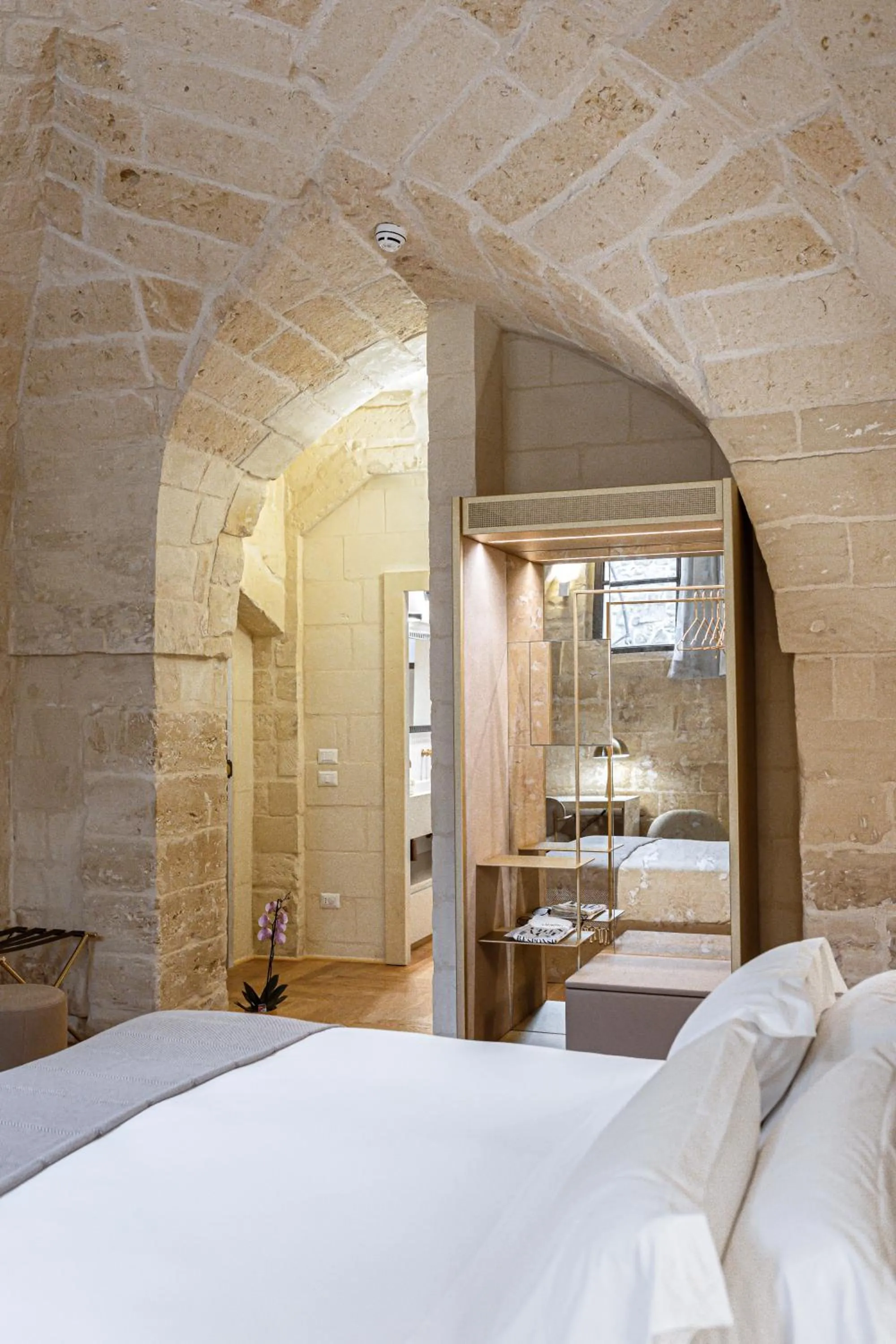Photo of the whole room, Bed in Palazzo Zimara Boutique Hotel - The D'Angelo Family Collection