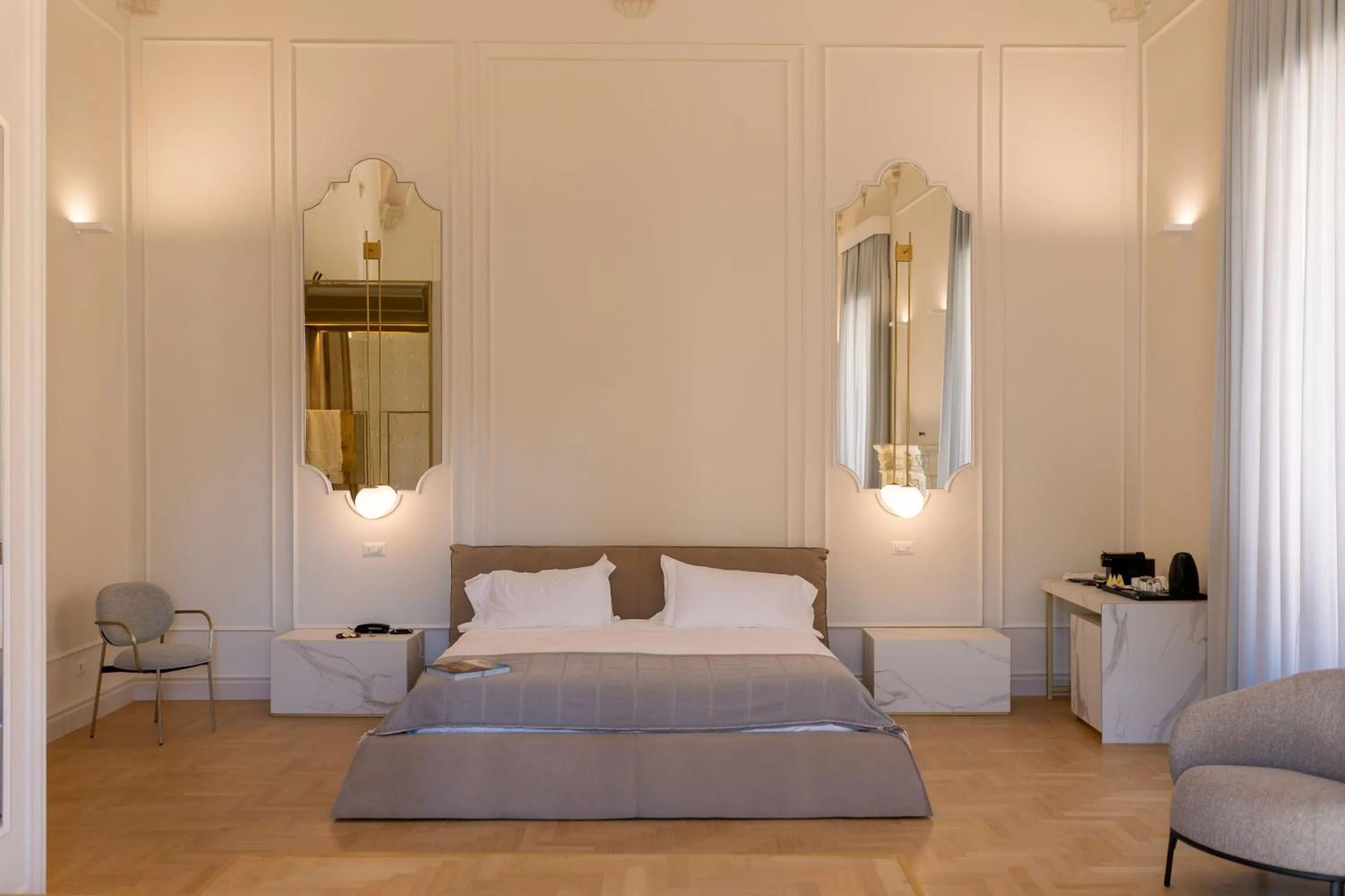 Photo of the whole room, Bed in Palazzo Zimara Boutique Hotel - The D'Angelo Family Collection