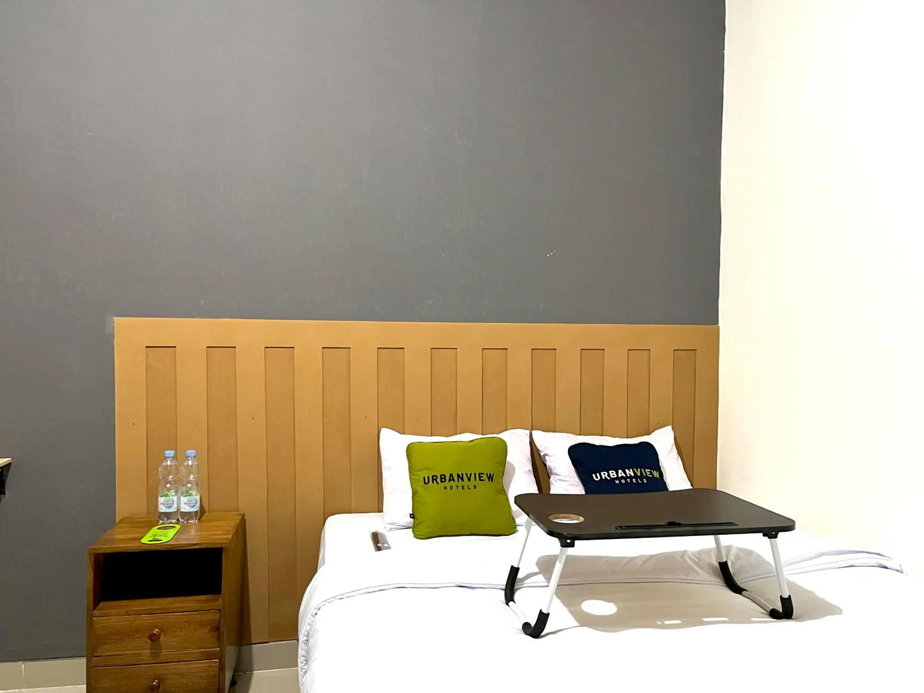 Bedroom, Bed in Urbanview De Path House Syariah Boyolali